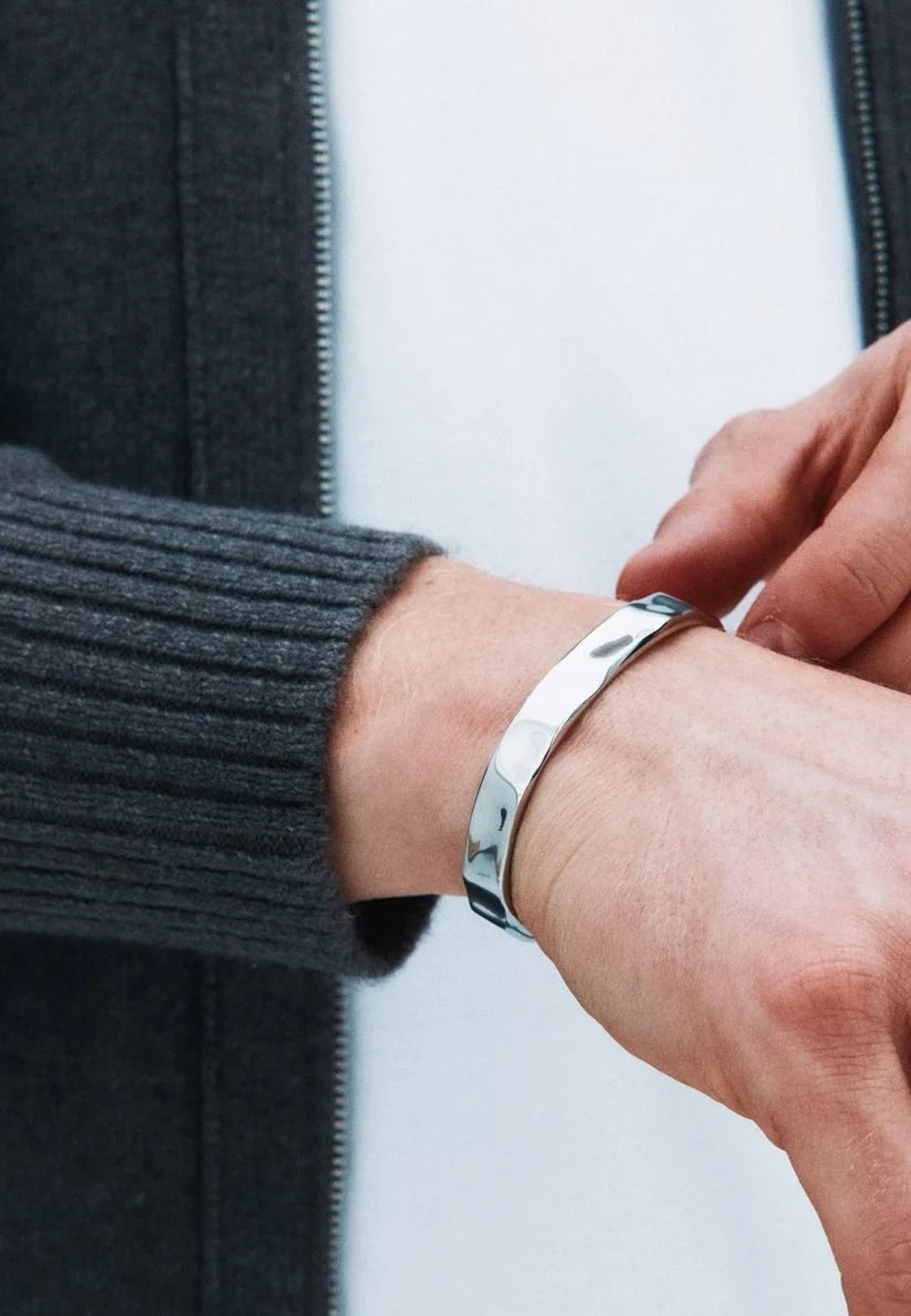 River Bangle Bracelet Silver, från Edblad, i färgen Steel. Klicka för att öppna bilden i stort format