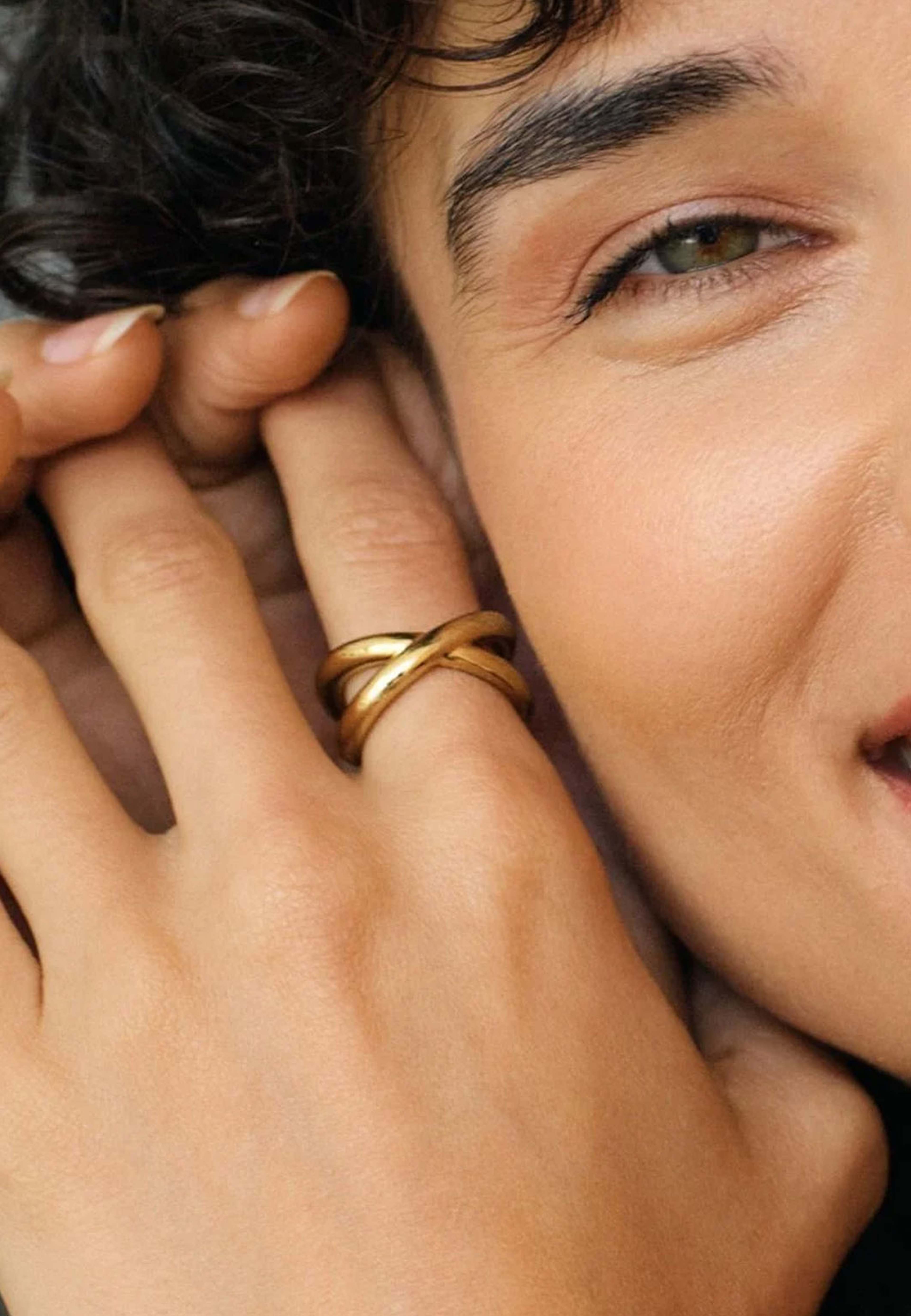 Alexa Ring L Gold, från Edblad, i färgen Gold. Klicka för att öppna bilden i stort format