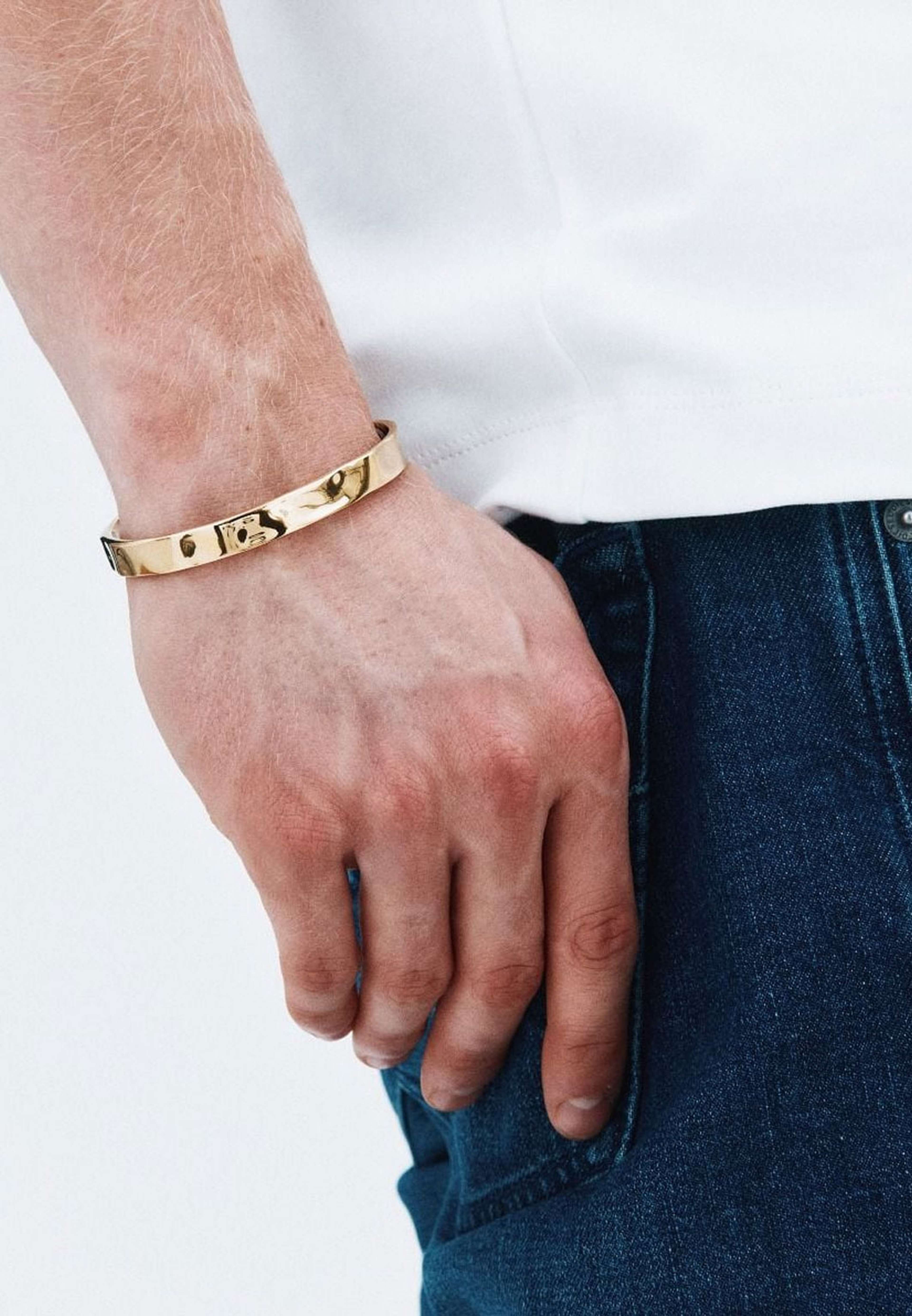 River Bangle Bracelet Gold, från Edblad, i färgen Gold. Klicka för att öppna bilden i stort format