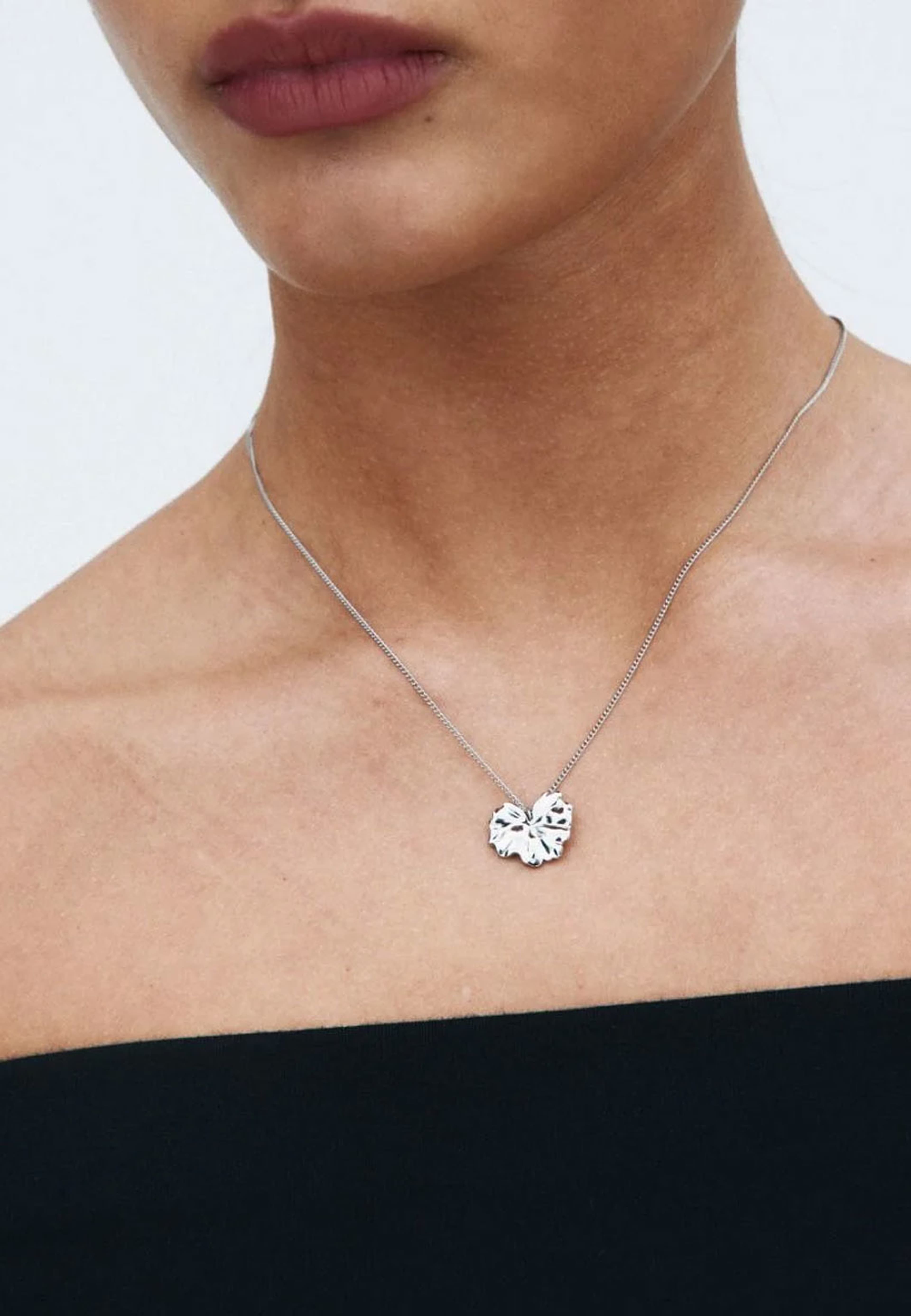 Gerana Necklace S Silver, från Edblad, i färgen Steel. Klicka för att öppna bilden i stort format