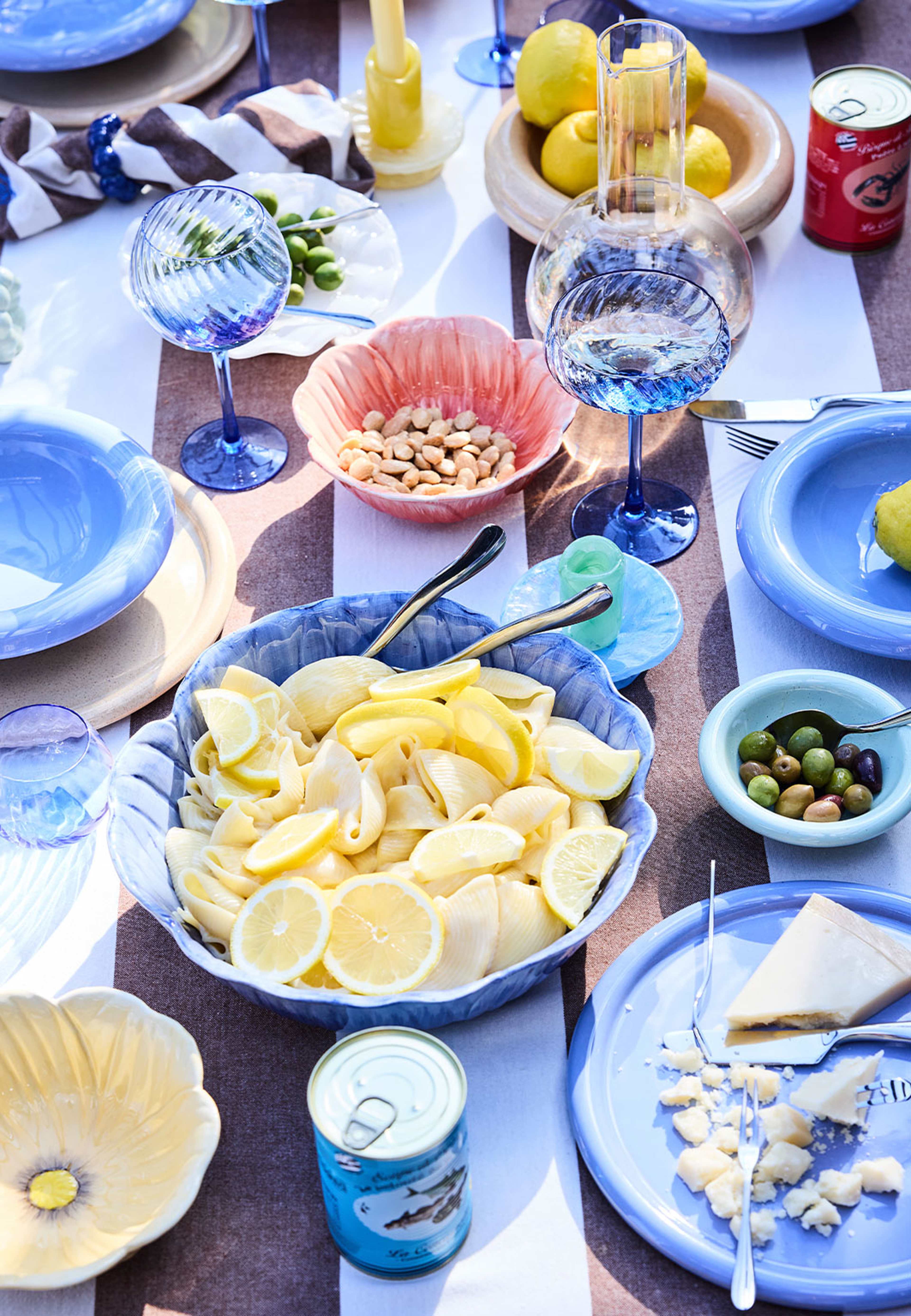 Skål Poppy M, från Byon, i färgen Beige. Klicka för att öppna bilden i stort format