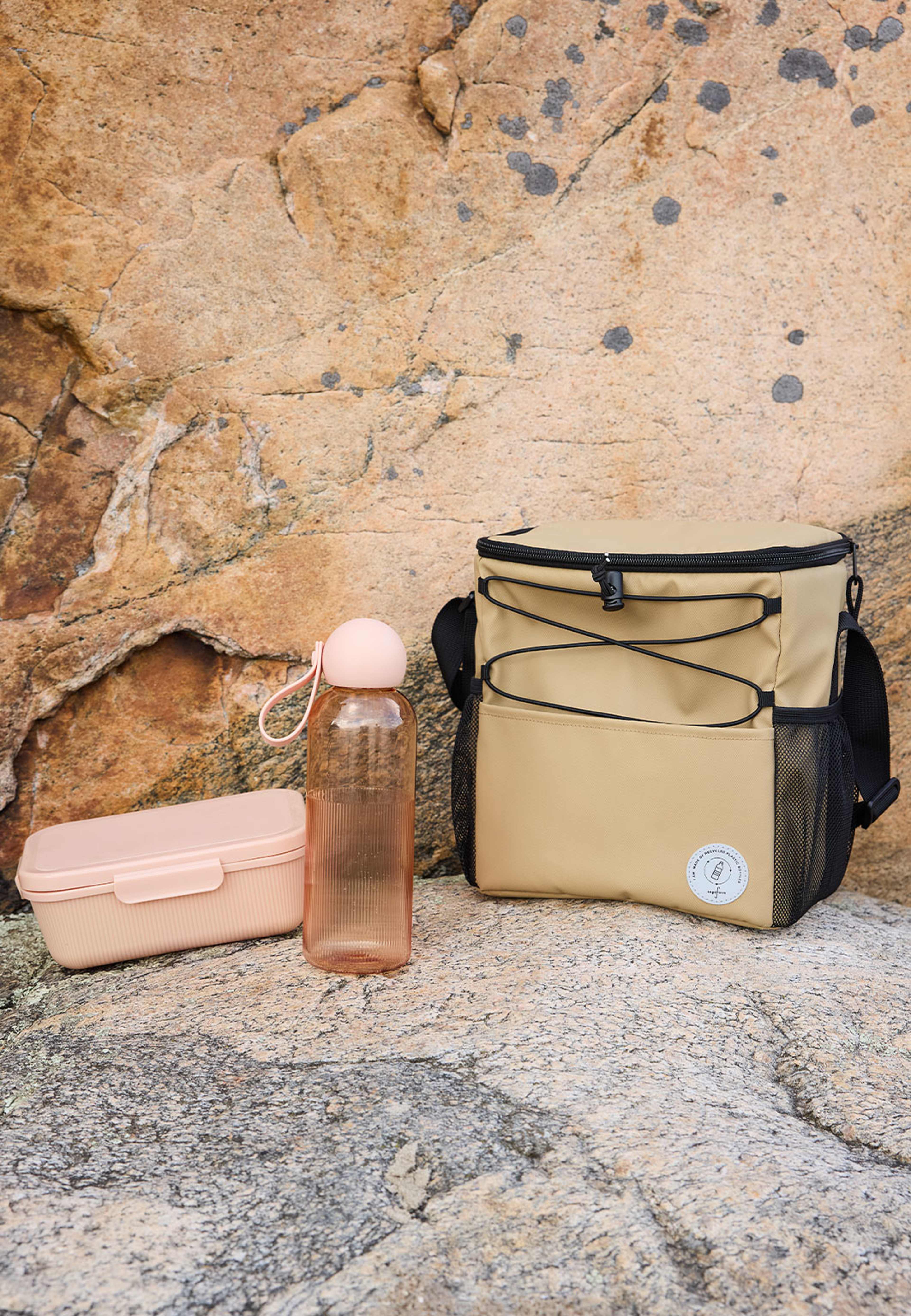 Vide kylväska medium, från Sagaform, i färgen Beige. Klicka för att öppna bilden i stort format