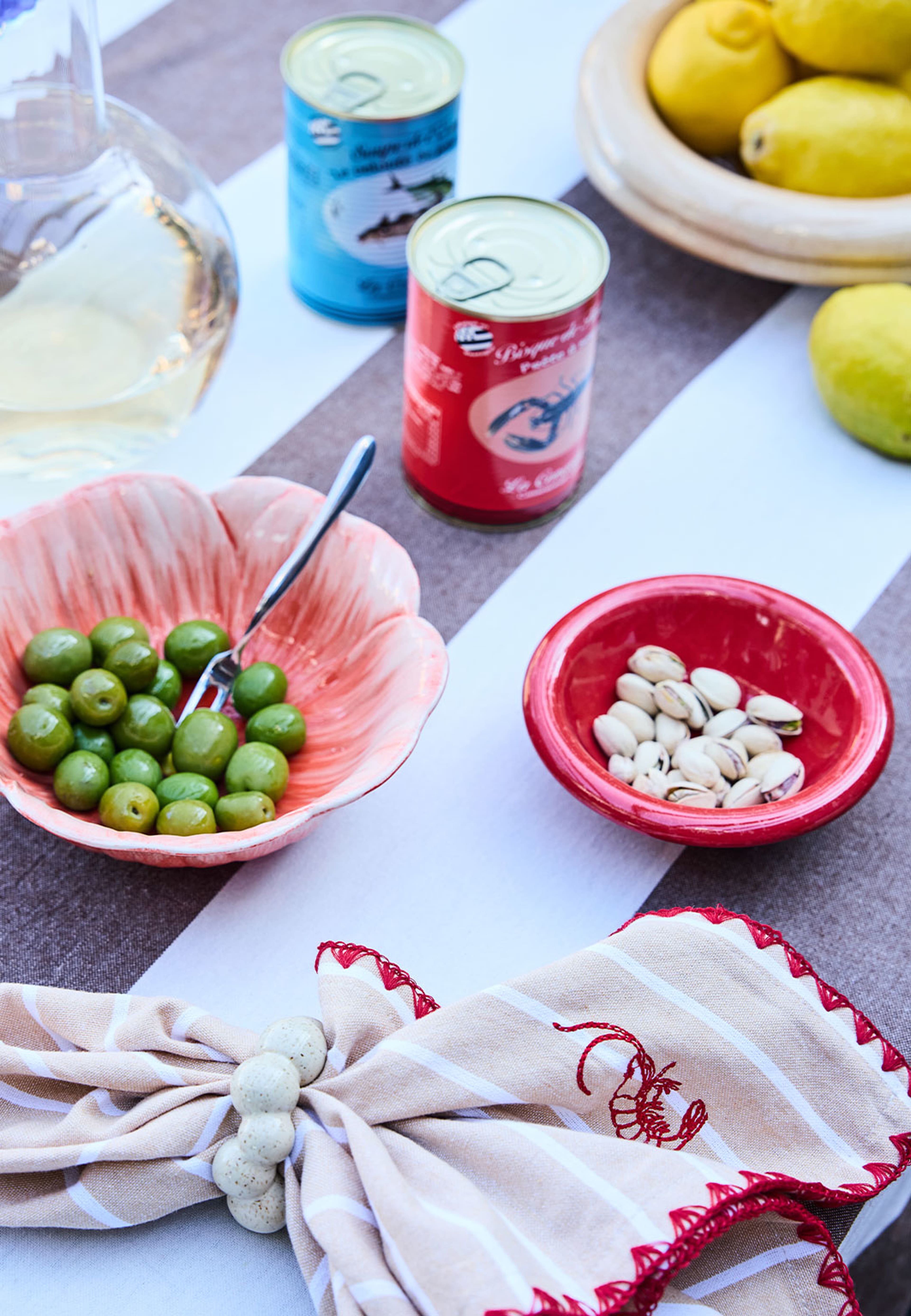 Liten skål Porto, från Byon, i färgen Röd. Klicka för att öppna bilden i stort format