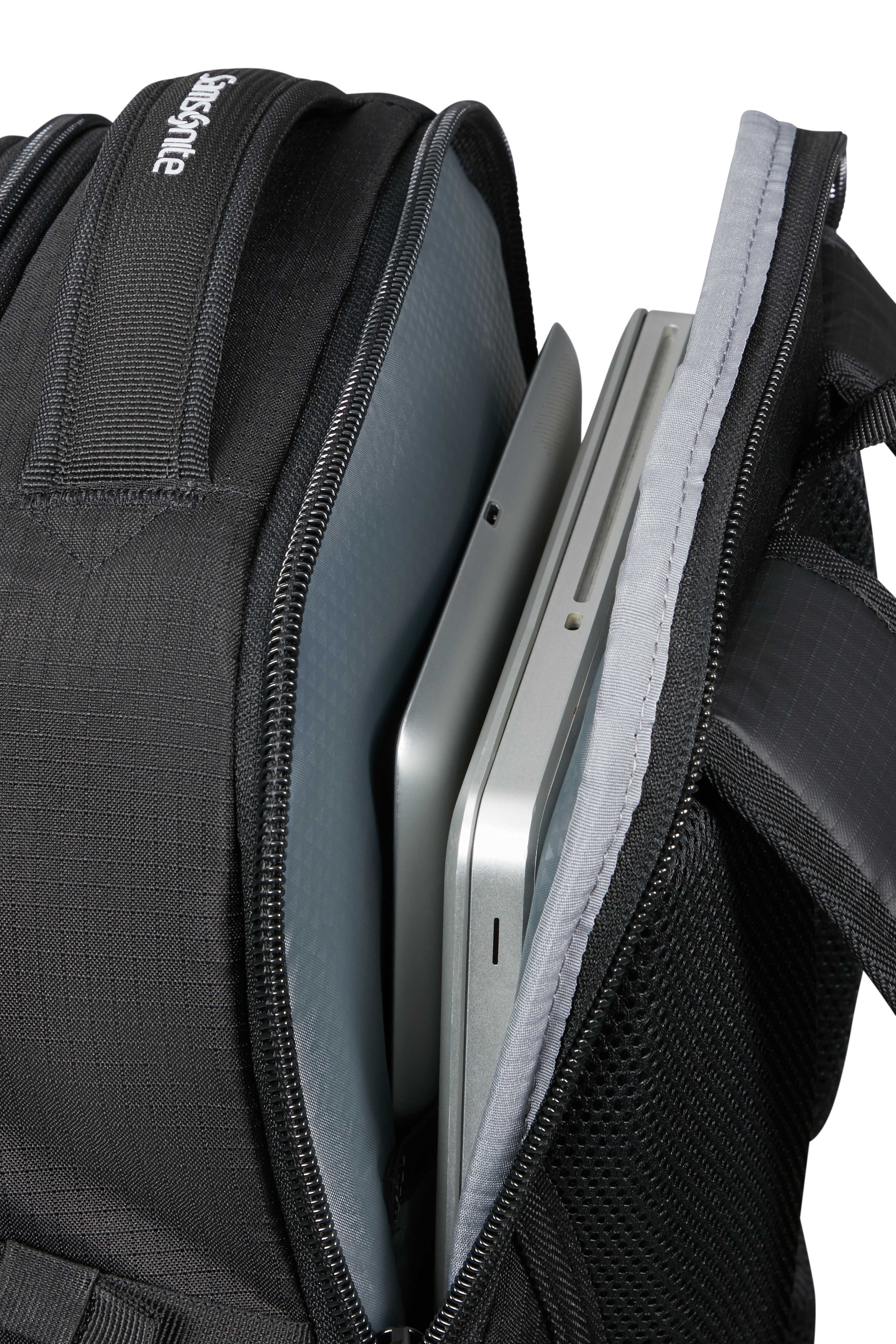 Ryggsäck, från Samsonite, i färgen Deep Black. Klicka för att öppna bilden i stort format