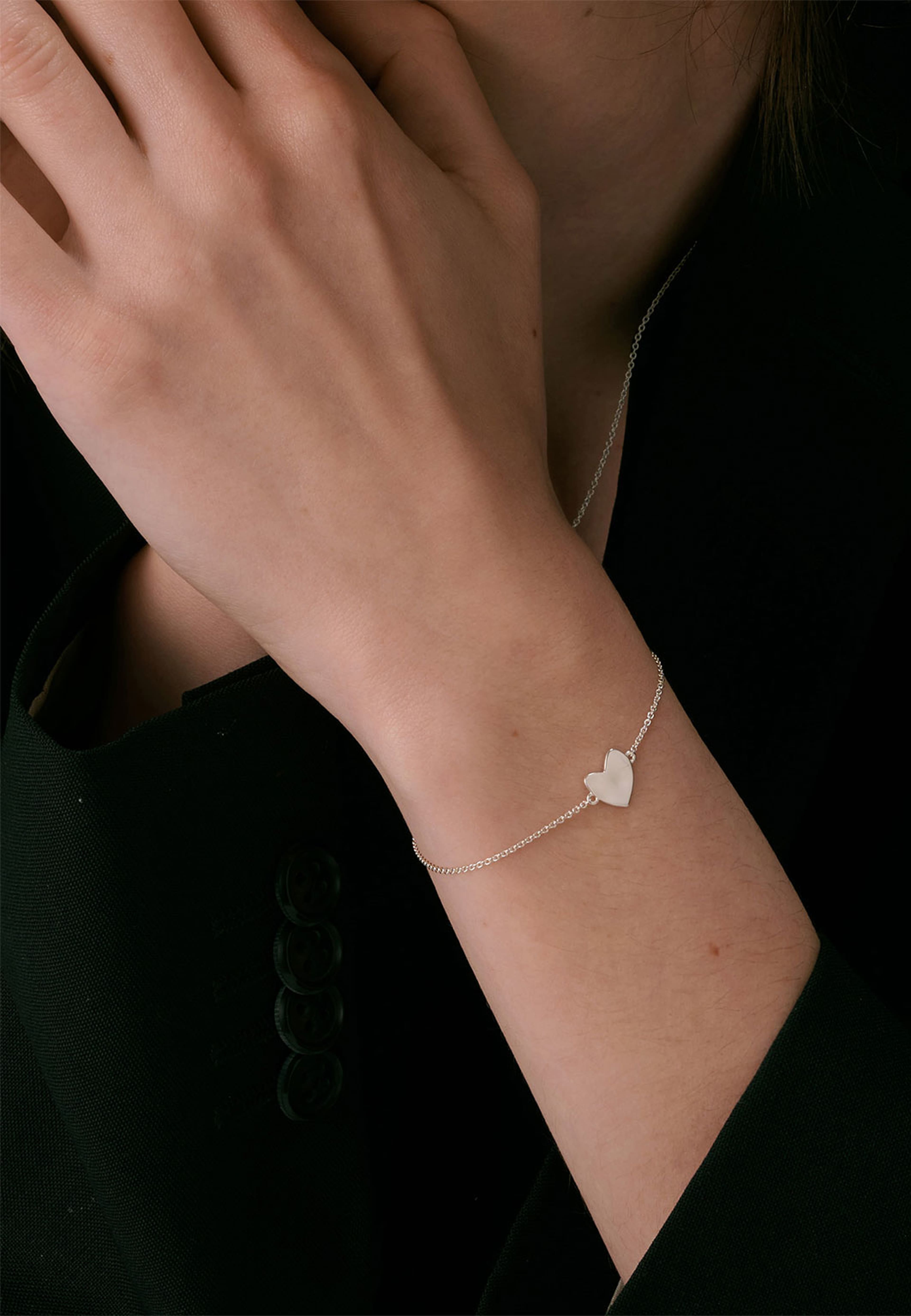 Friends Heart Bracelet Gold, Friends Heart Bracelet Silver, från Syster P, i färgen Silver. Klicka för att öppna bilden i stort format