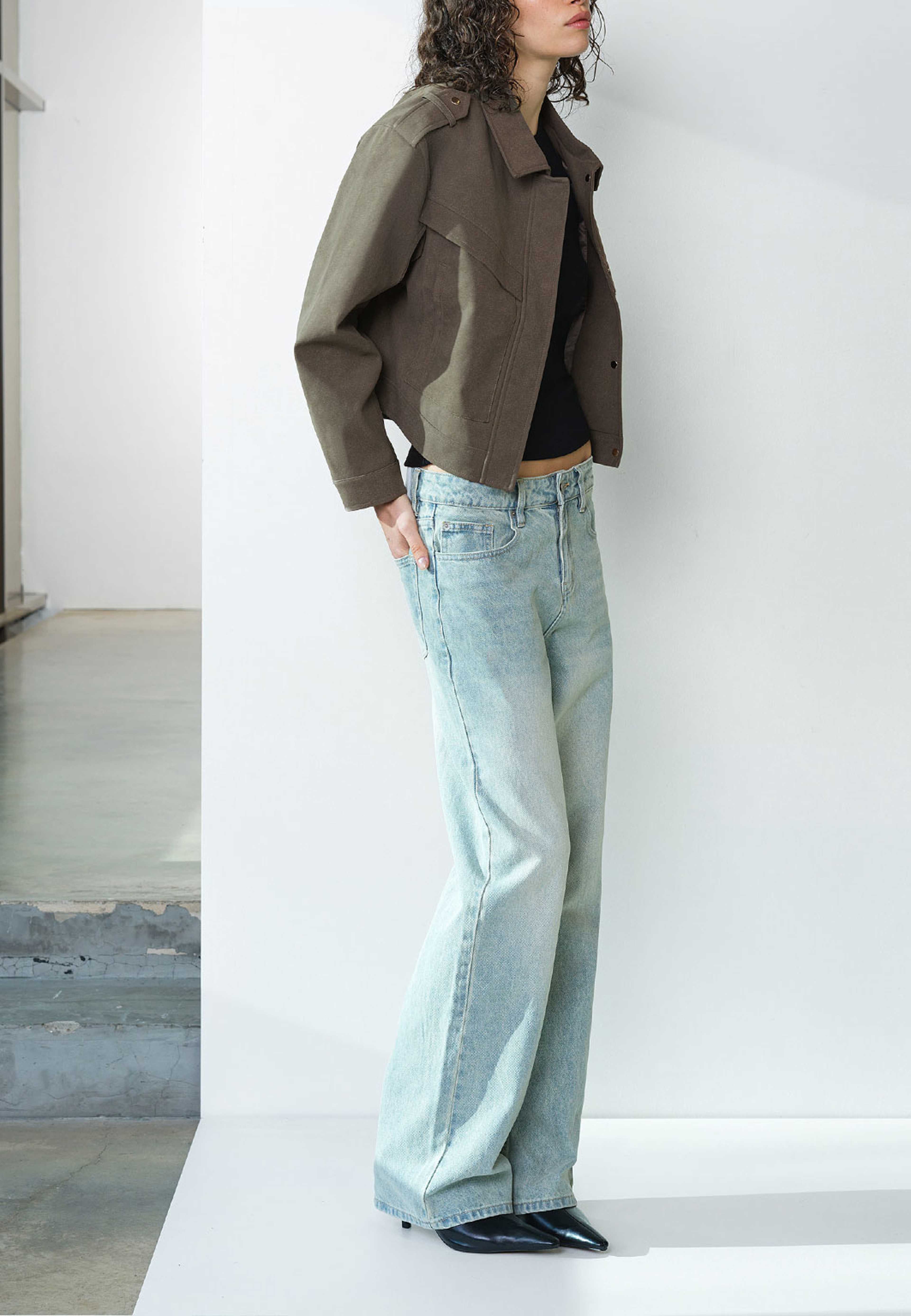 Larissa Faux Suede Bomber Jacket, från French Connection, i färgen Vintage Khaki. Klicka för att öppna bilden i stort format