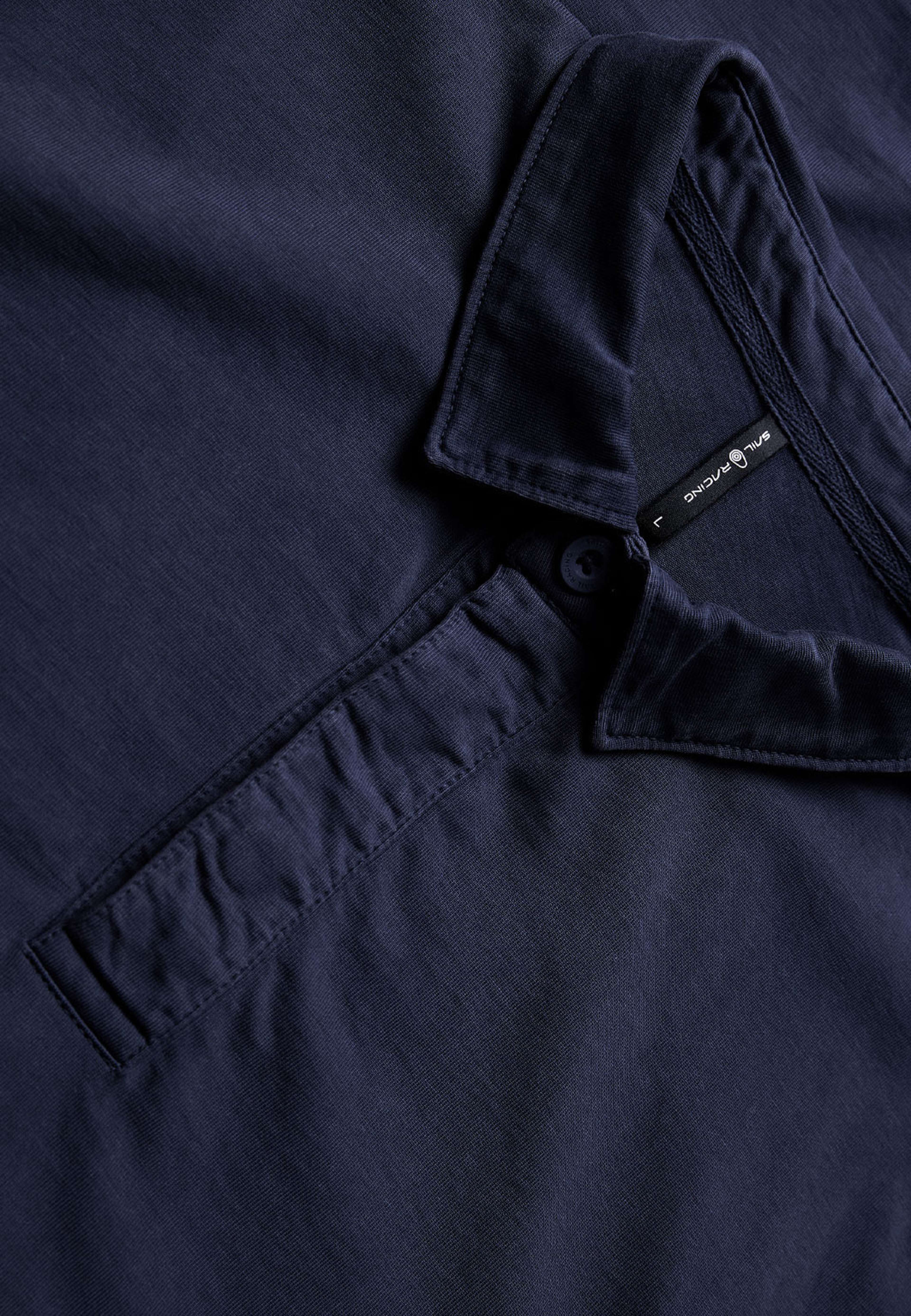 Bowman Monochrome Sweater, från Sail Racing, i färgen Dark Navy. Klicka för att öppna bilden i stort format