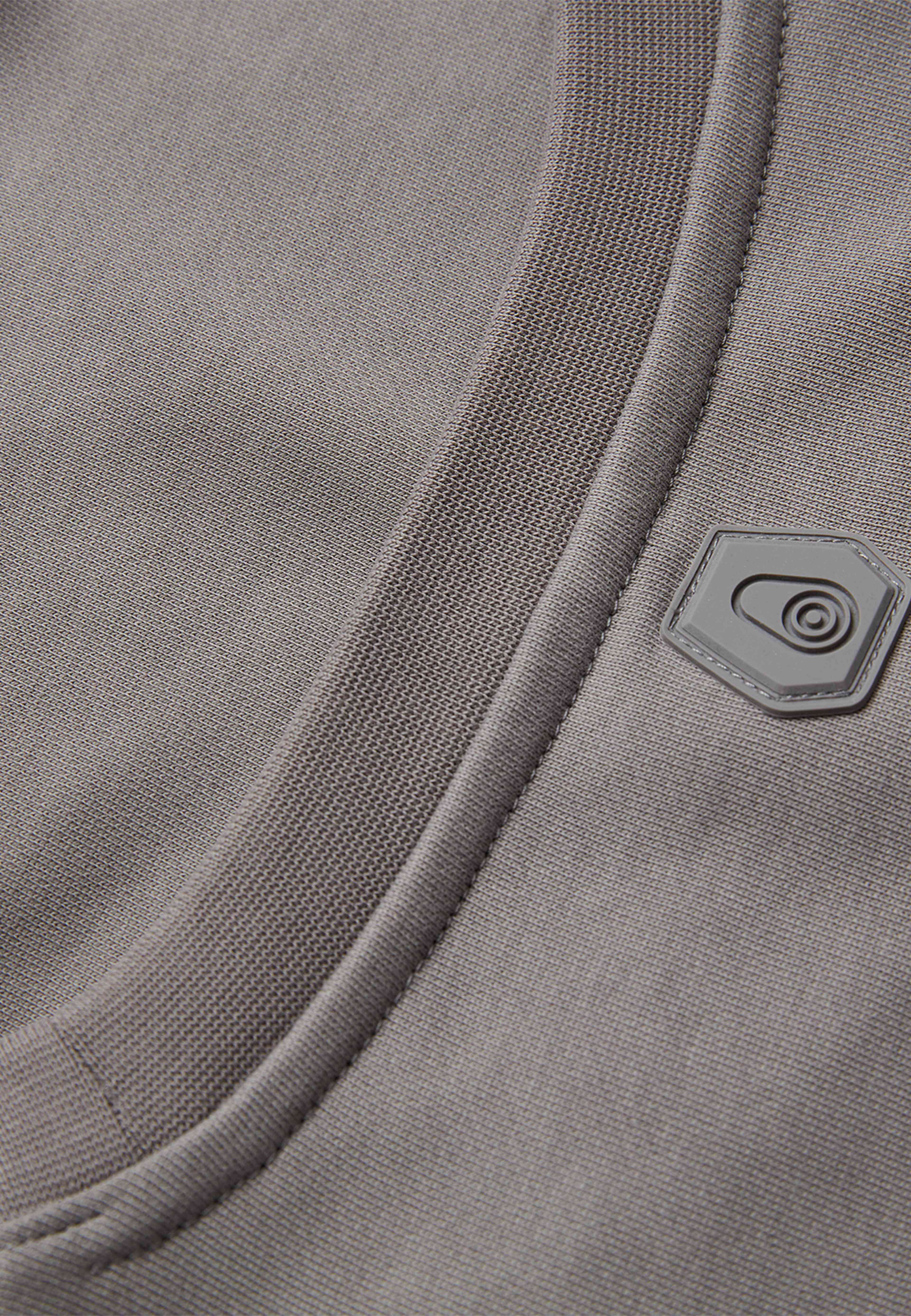 Bowman Monochrome Sweater, från Sail Racing, i färgen Oyster. Klicka för att öppna bilden i stort format