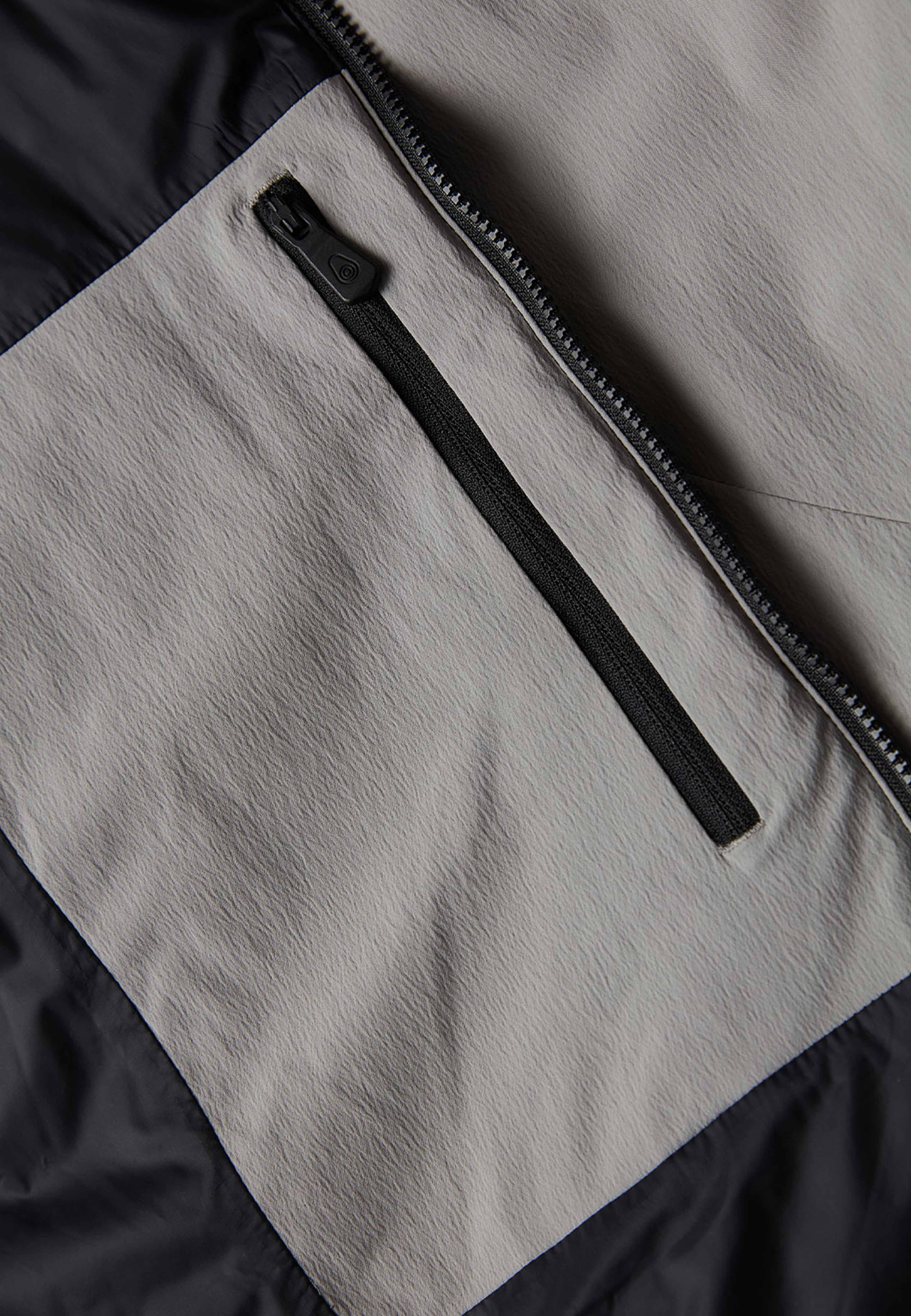 Stream Primaloft Jacket, från Sail Racing, i färgen Oyster. Klicka för att öppna bilden i stort format