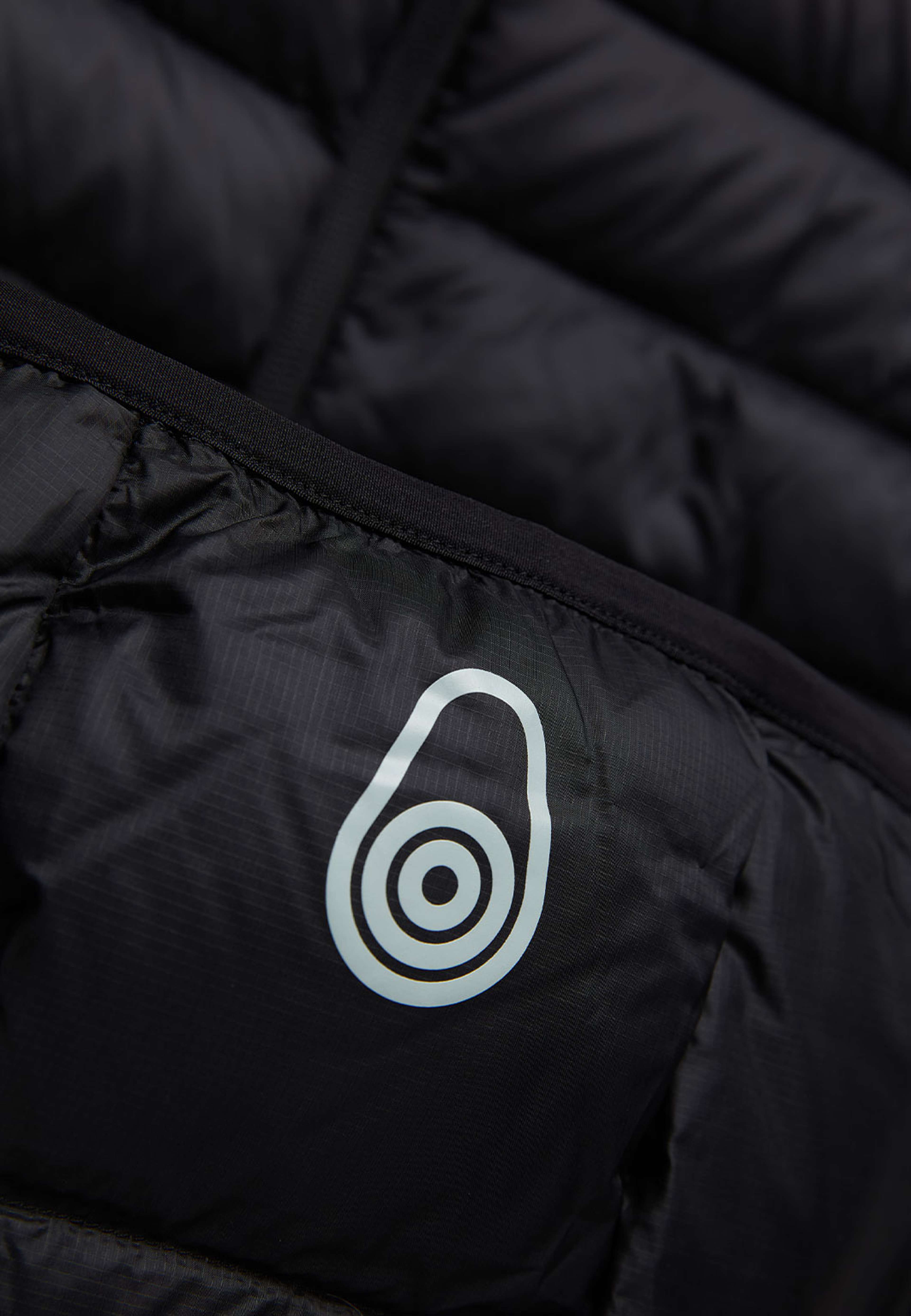 Spray Hybrid Down Hood, från Sail Racing, i färgen Carbon. Klicka för att öppna bilden i stort format