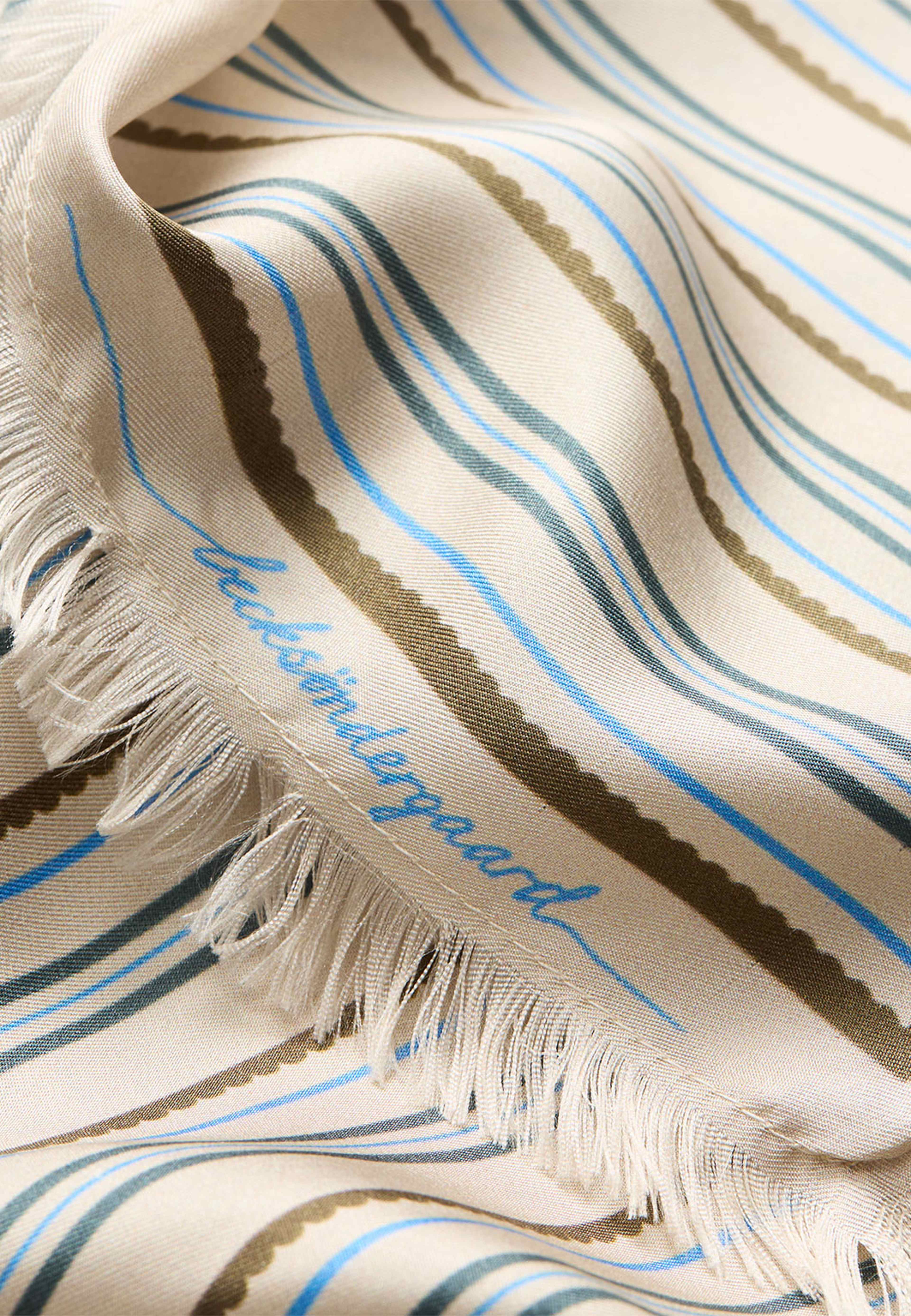 Scallopia Striped Sia Scarf, från Becksöndergaard, i färgen Birch White. Klicka för att öppna bilden i stort format