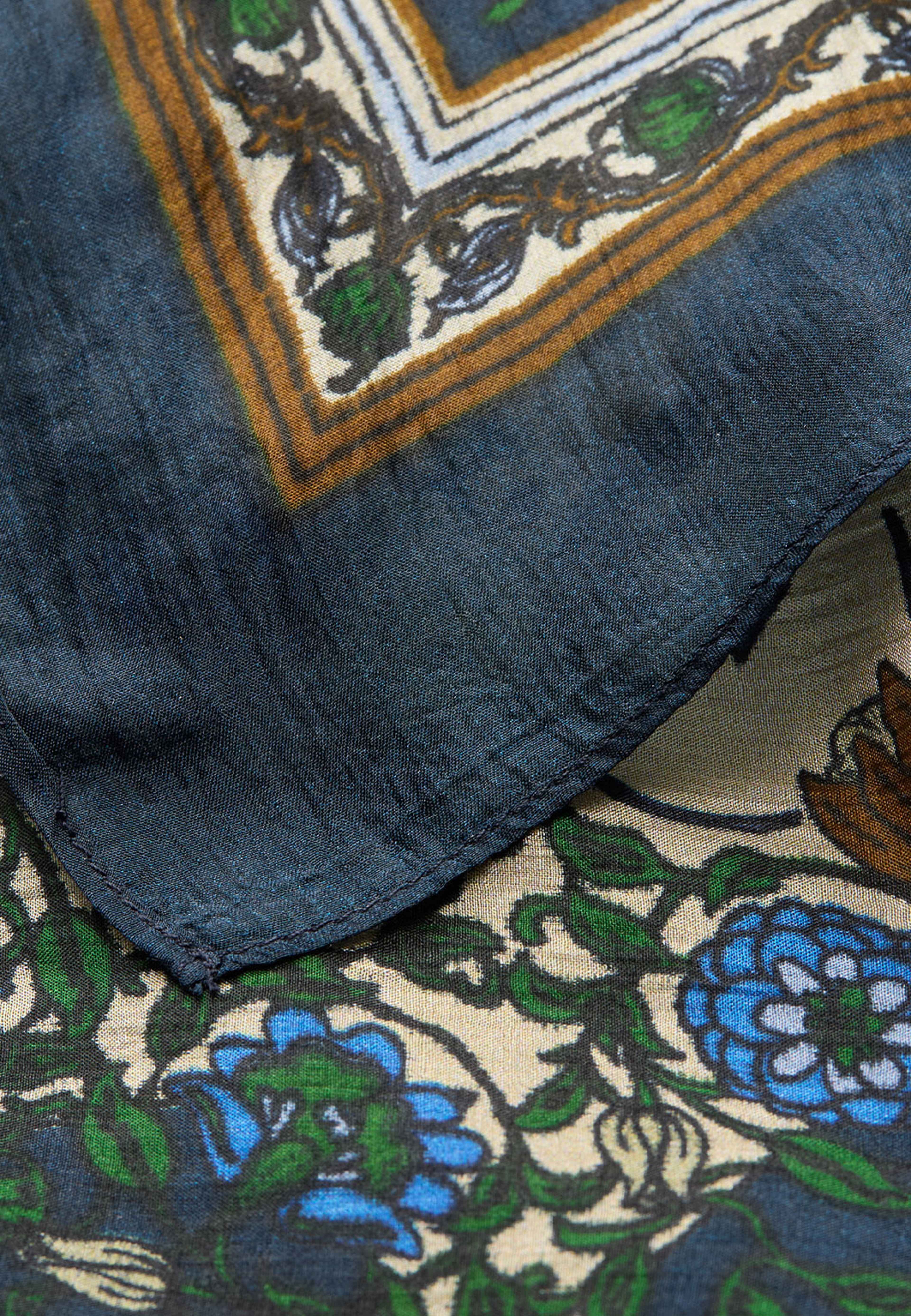 Gardenparty Taby Sia Scarf, från Becksöndergaard, i färgen Mediteal Green. Klicka för att öppna bilden i stort format