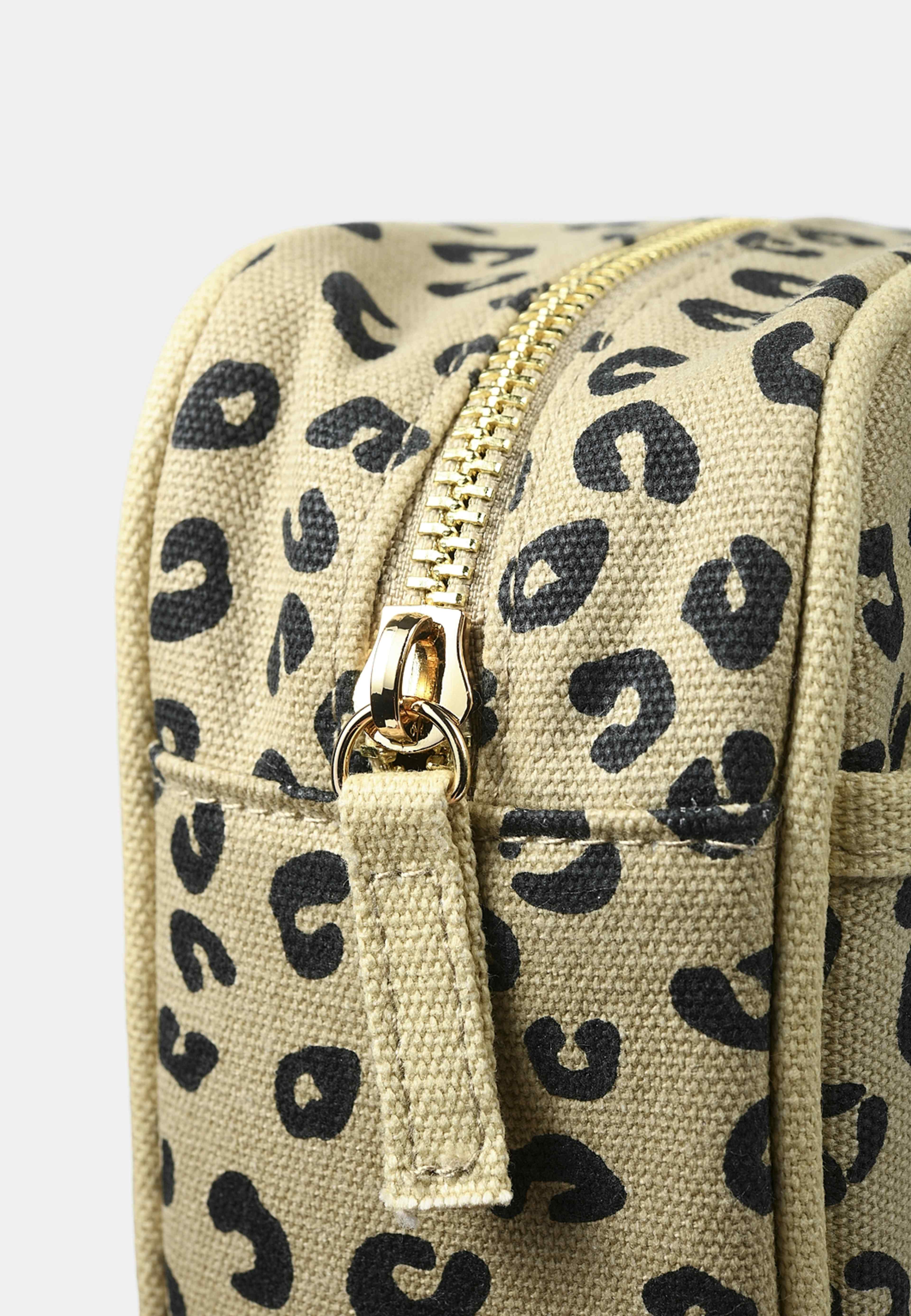 Cotton Beauty Bag, från Å BEAUTY, i färgen Leo. Klicka för att öppna bilden i stort format