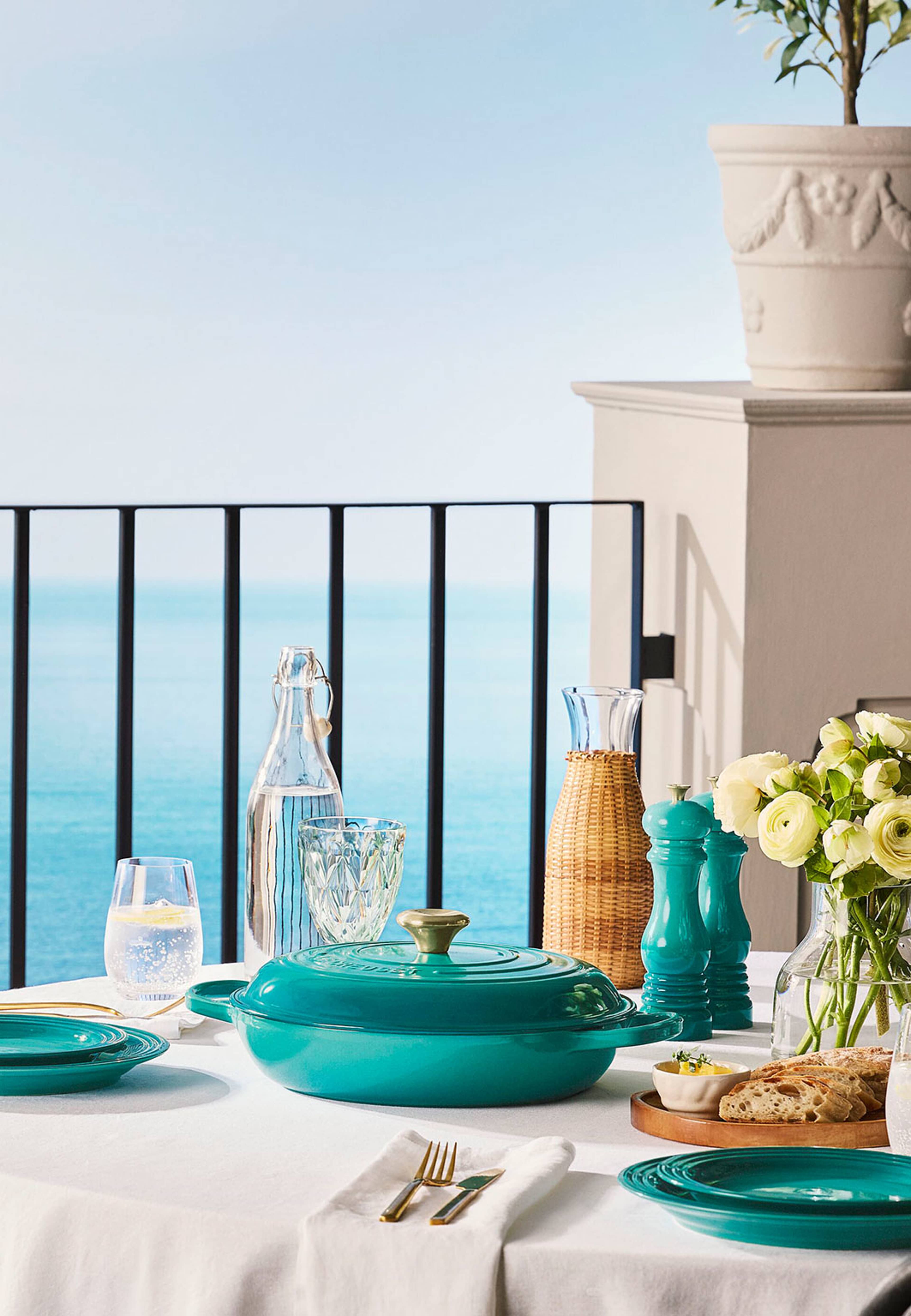 Signature pepparkvarn 21cm Bleu Riviera, från Le Creuset, i färgen Bleu Riviera. Klicka för att öppna bilden i stort format