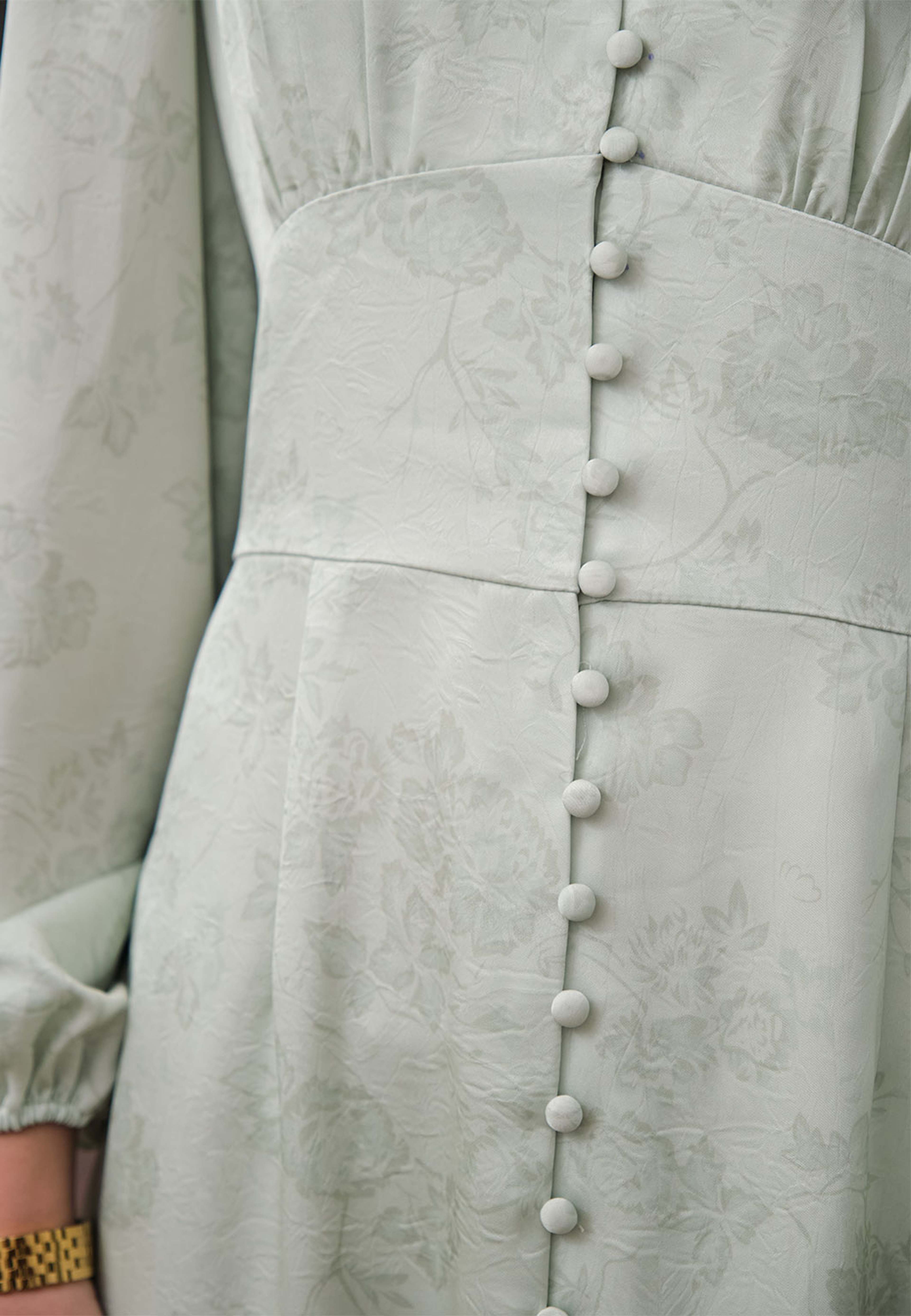 Alto Pattern Sateen Dress, från Neo Noir, i färgen Light Green. Klicka för att öppna bilden i stort format