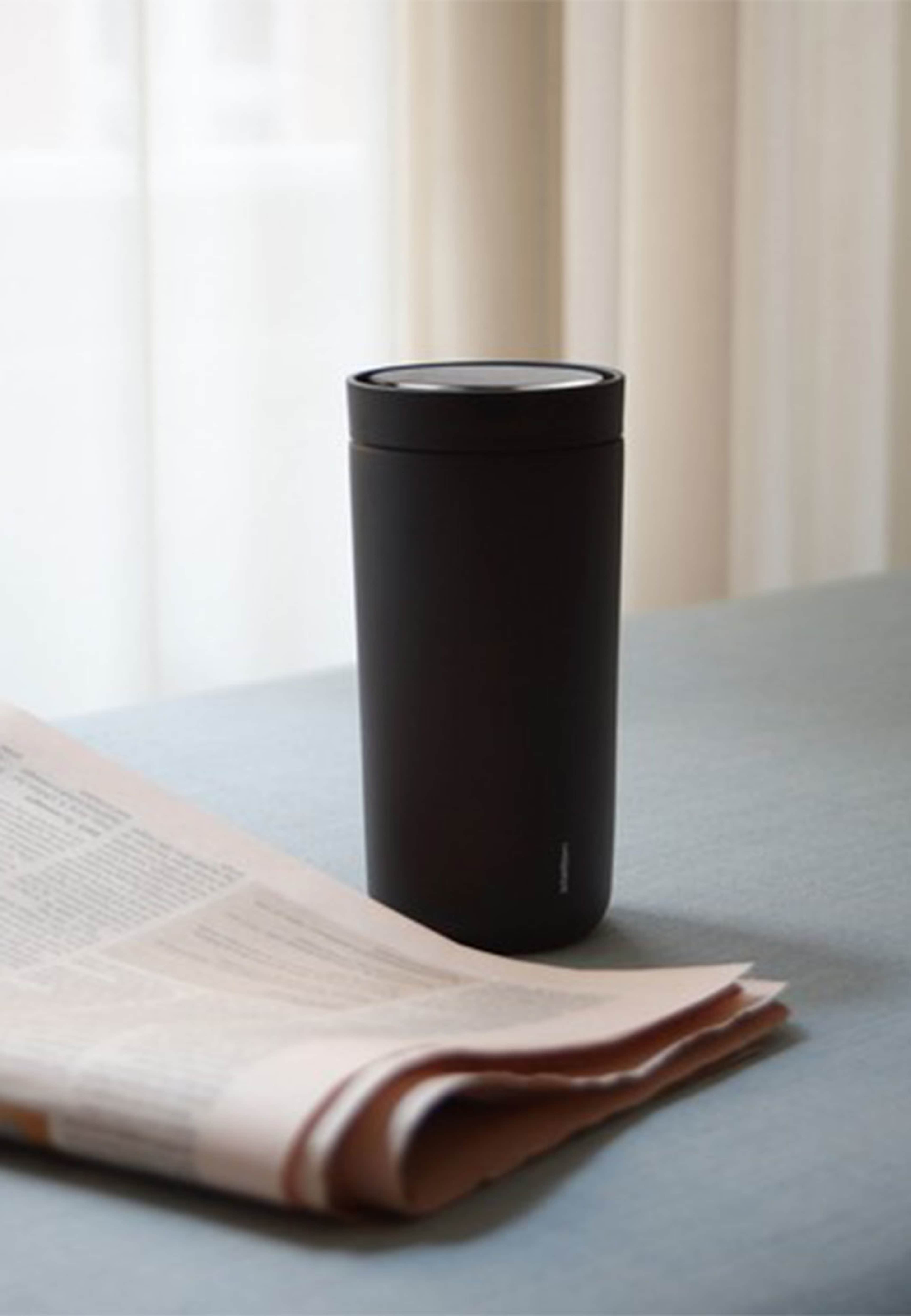 To Go Click termosmugg 0.2 l soft black, från Stelton, i färgen Soft Black. Klicka för att öppna bilden i stort format