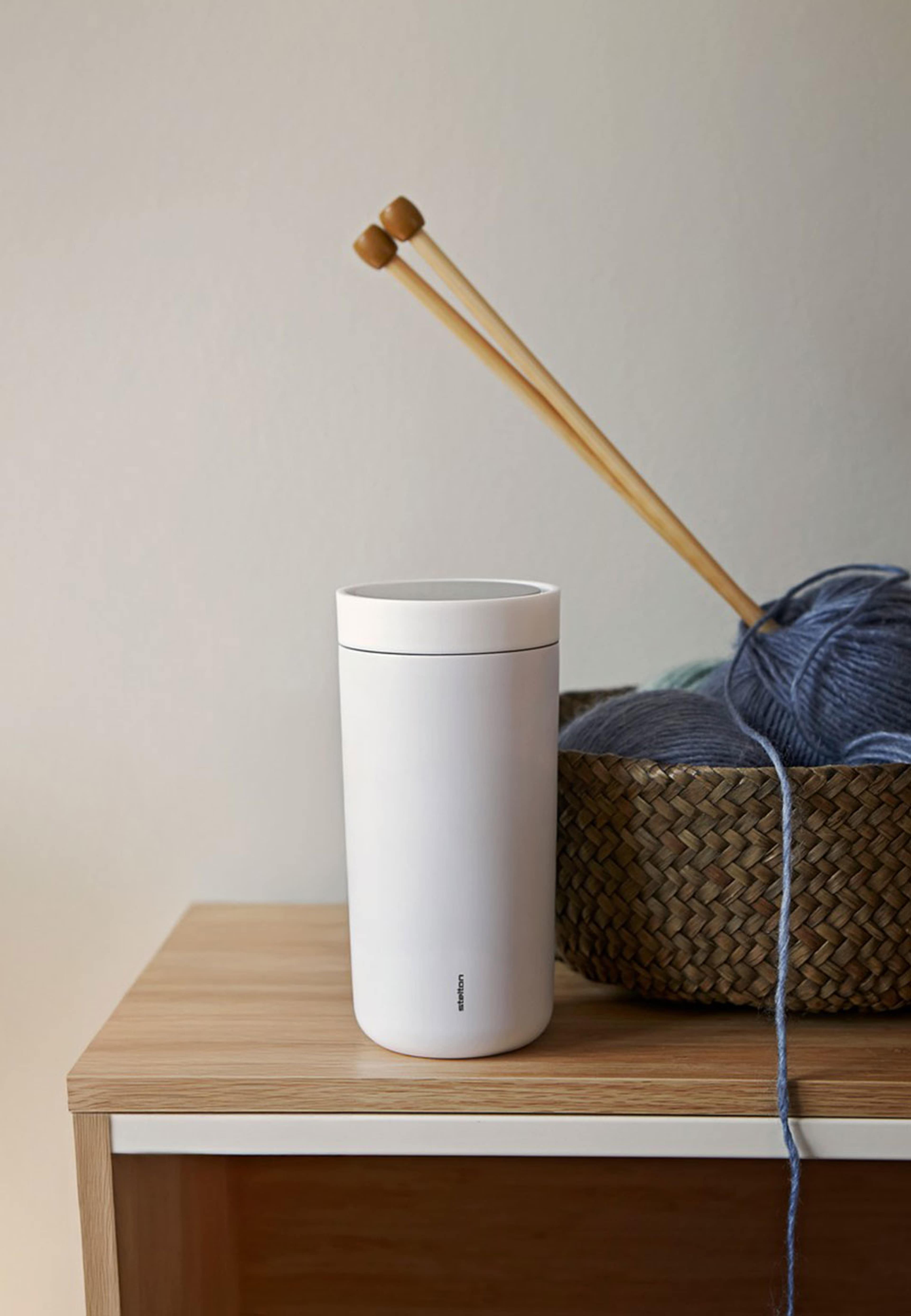 To Go Click termosmugg 0.4 l soft black, från Stelton, i färgen Soft Black. Klicka för att öppna bilden i stort format