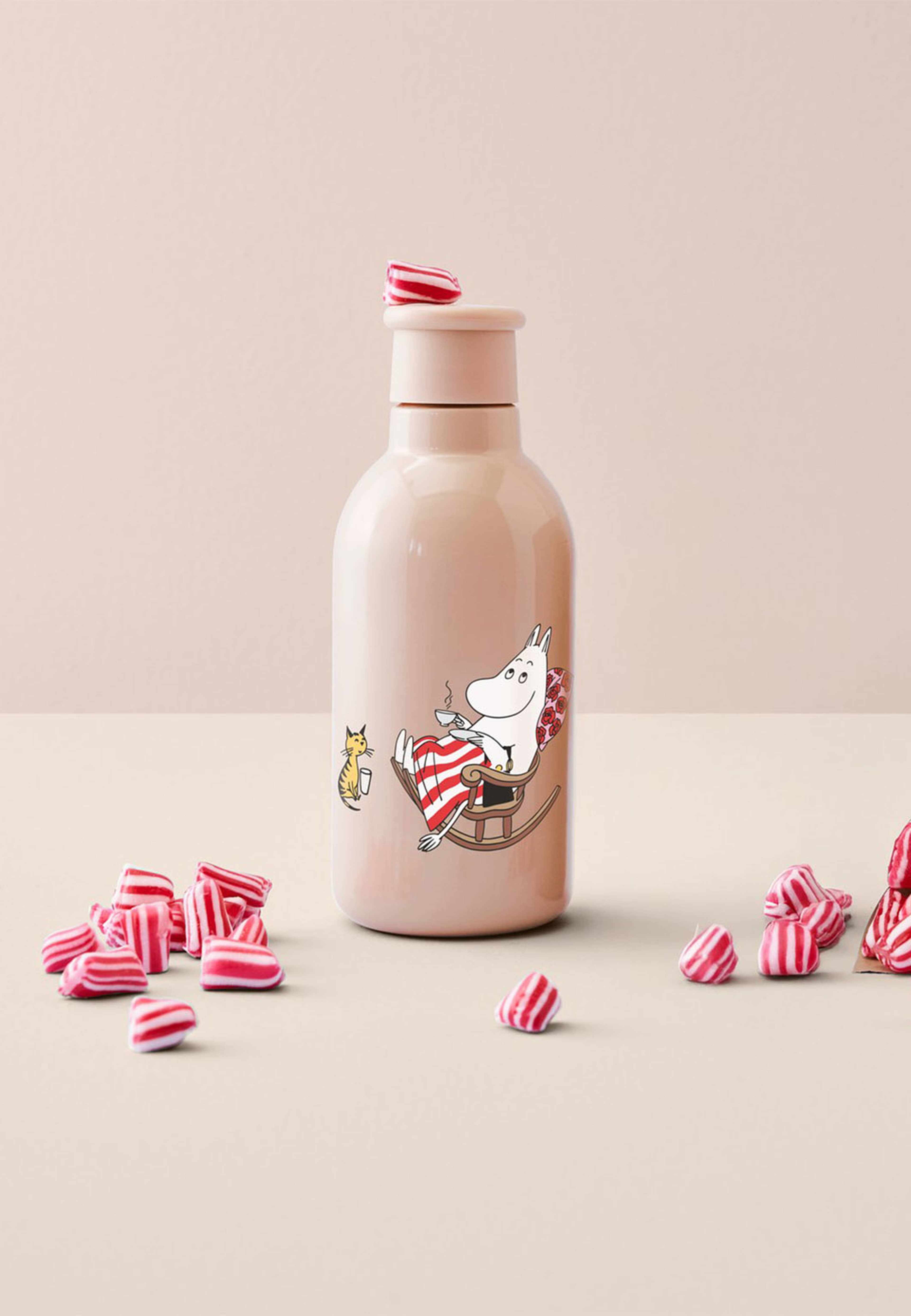 DRINK-IT termosflaska 0.5 l Moomin mamma, från Rig-tig, i färgen Moomin Mamma. Klicka för att öppna bilden i stort format