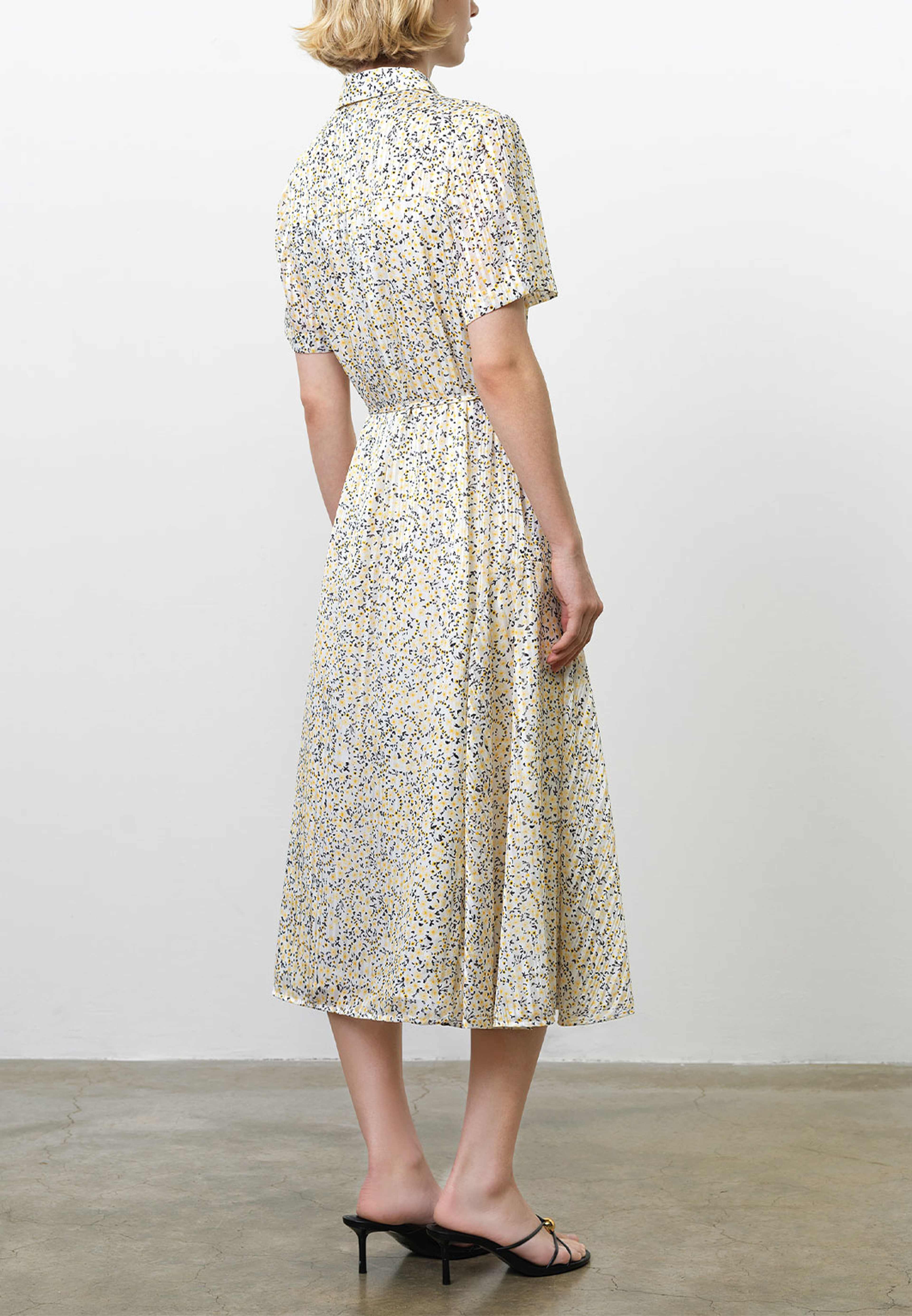 Bonnie Julia Satin Shirt Dress, från French Connection, i färgen White Yellow Multi. Klicka för att öppna bilden i stort format