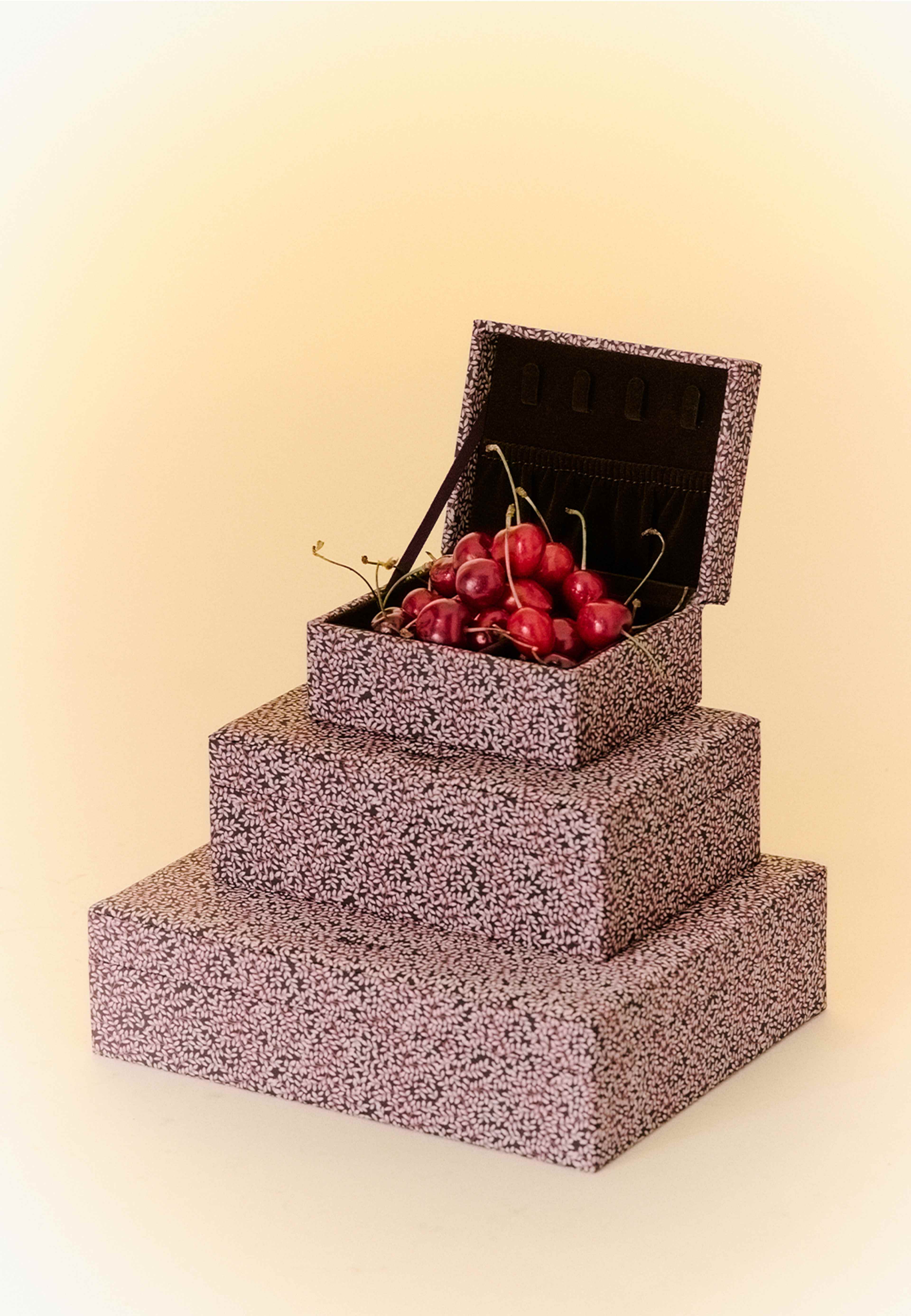 Print Jewelry Case Small, från DAY ET, i färgen Coffee Bean. Klicka för att öppna bilden i stort format