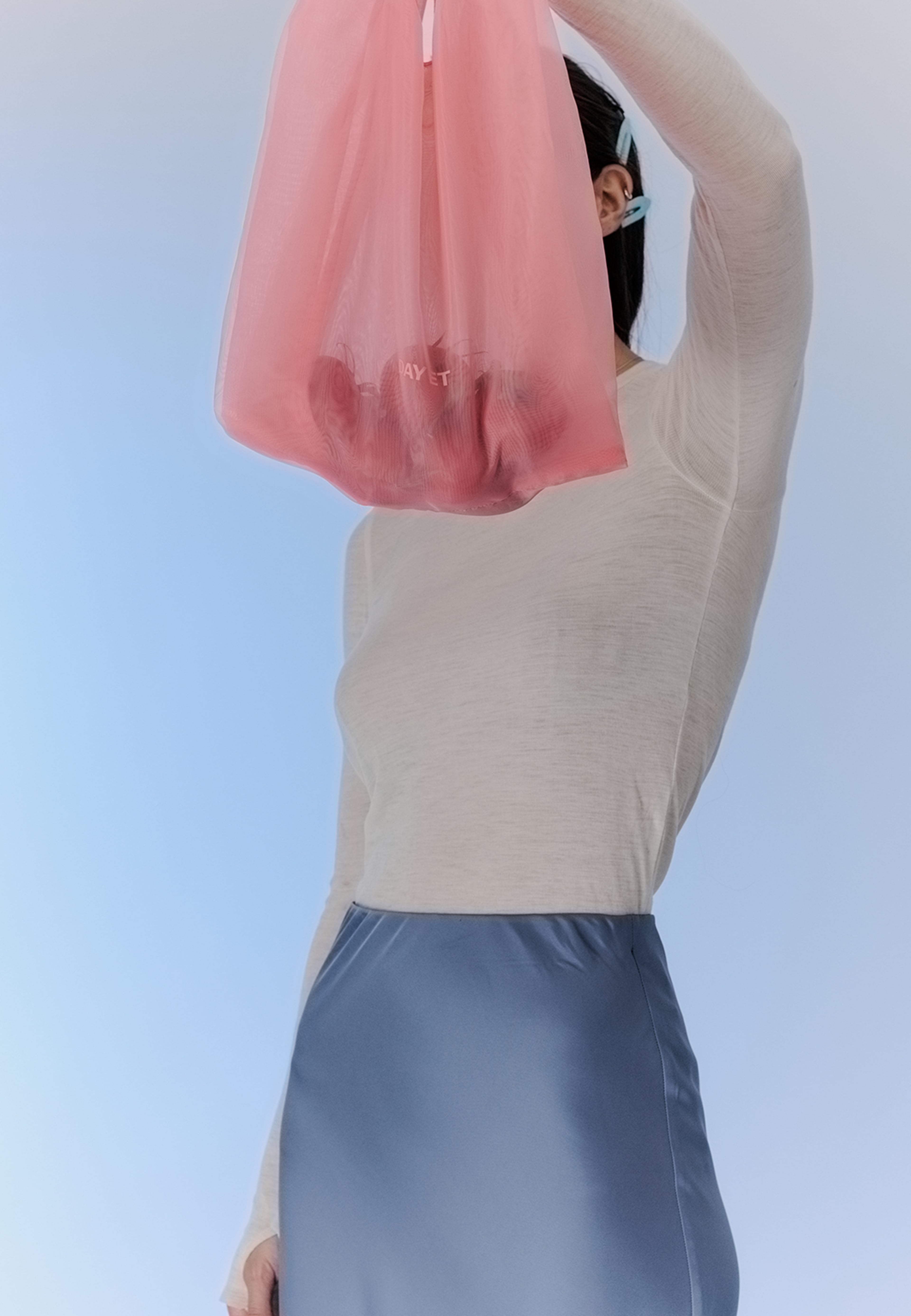 Sheer Bag, från DAY ET, i färgen Calypso Coral. Klicka för att öppna bilden i stort format