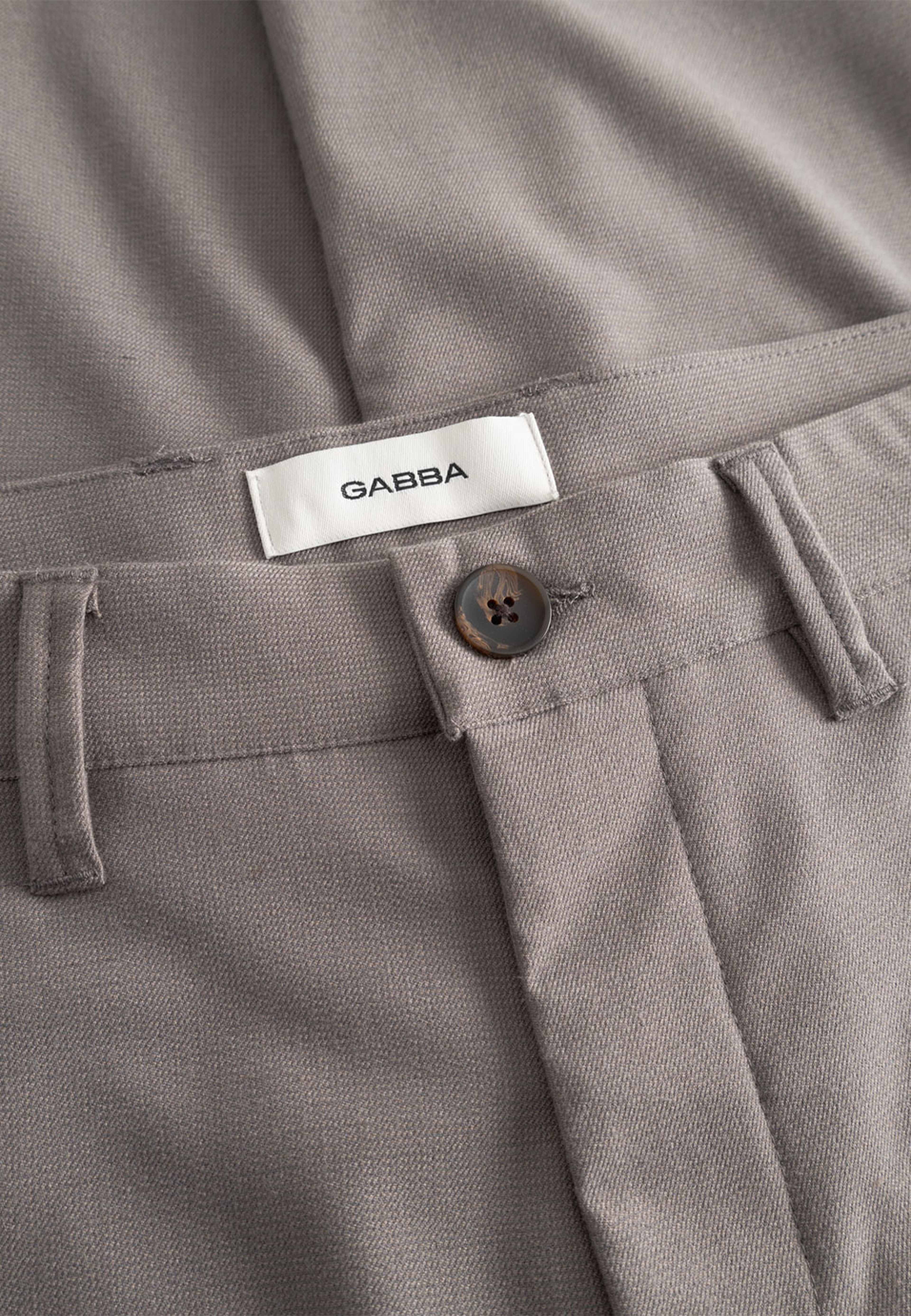 Paul Deme Pants, från GABBA, i färgen Mineral Gray. Klicka för att öppna bilden i stort format