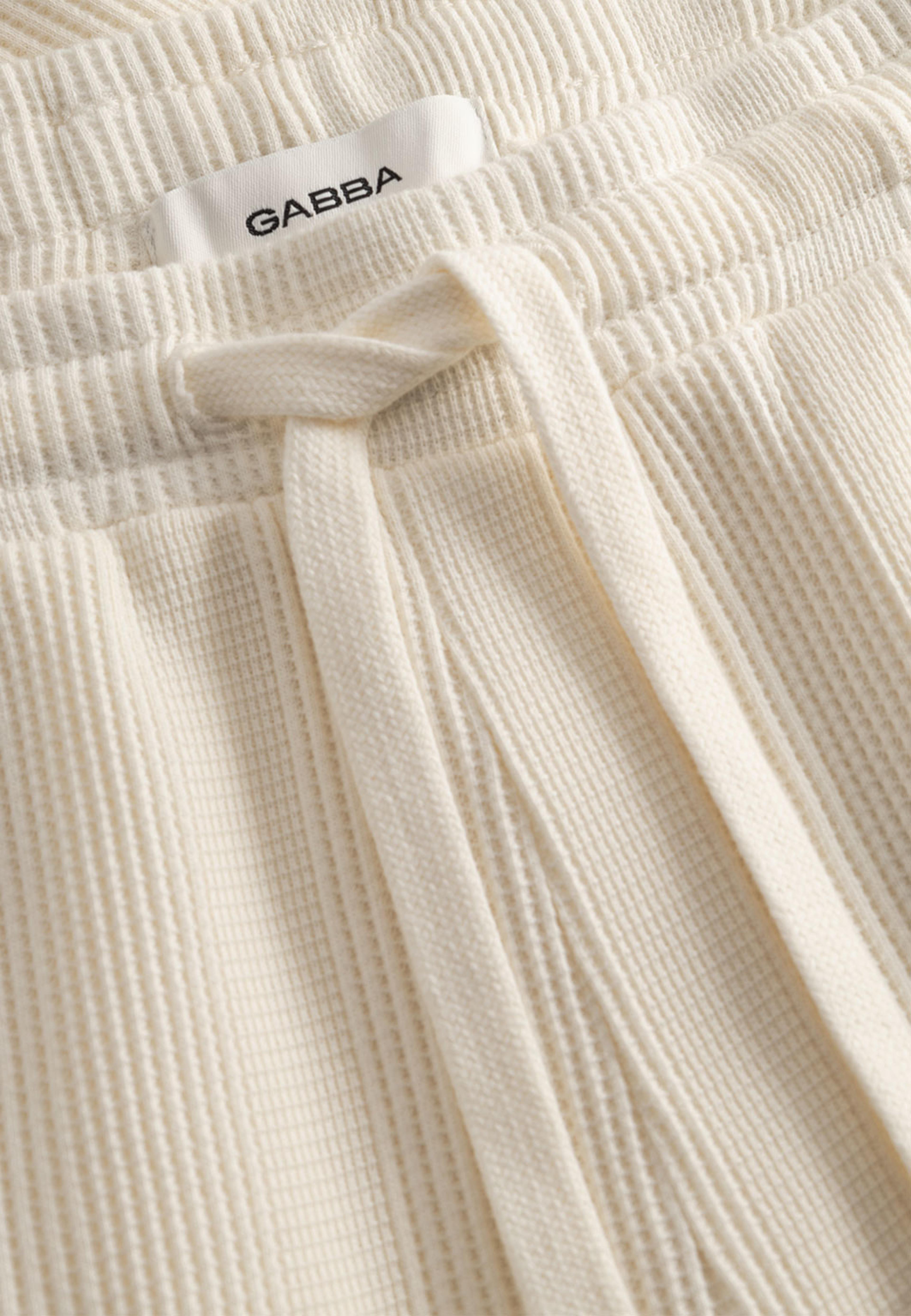 Tommi Wup Shorts, från GABBA, i färgen Bone White. Klicka för att öppna bilden i stort format