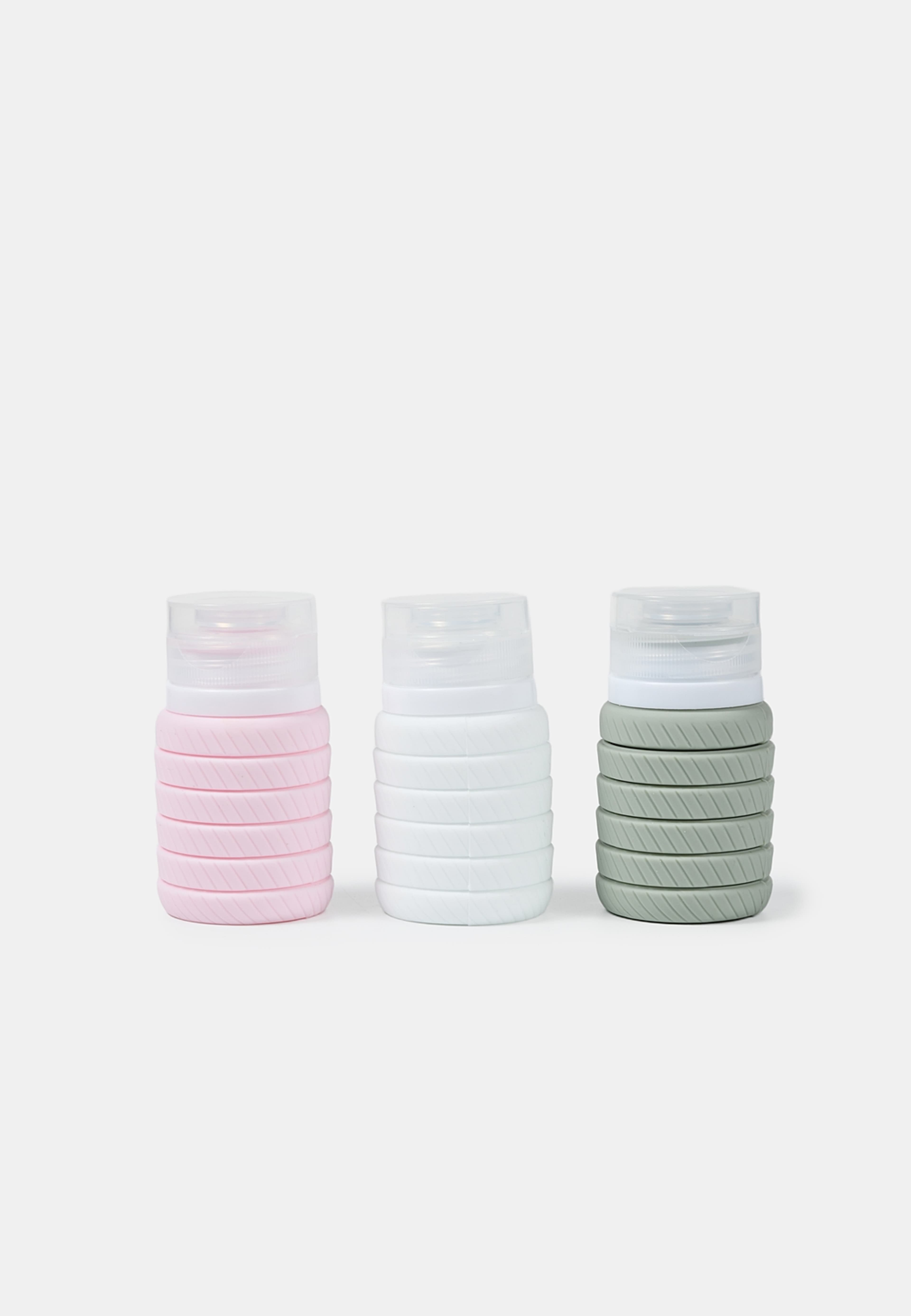 Travel Silicone Bottle Set 90 ml, från Å BEAUTY. Klicka för att öppna bilden i stort format