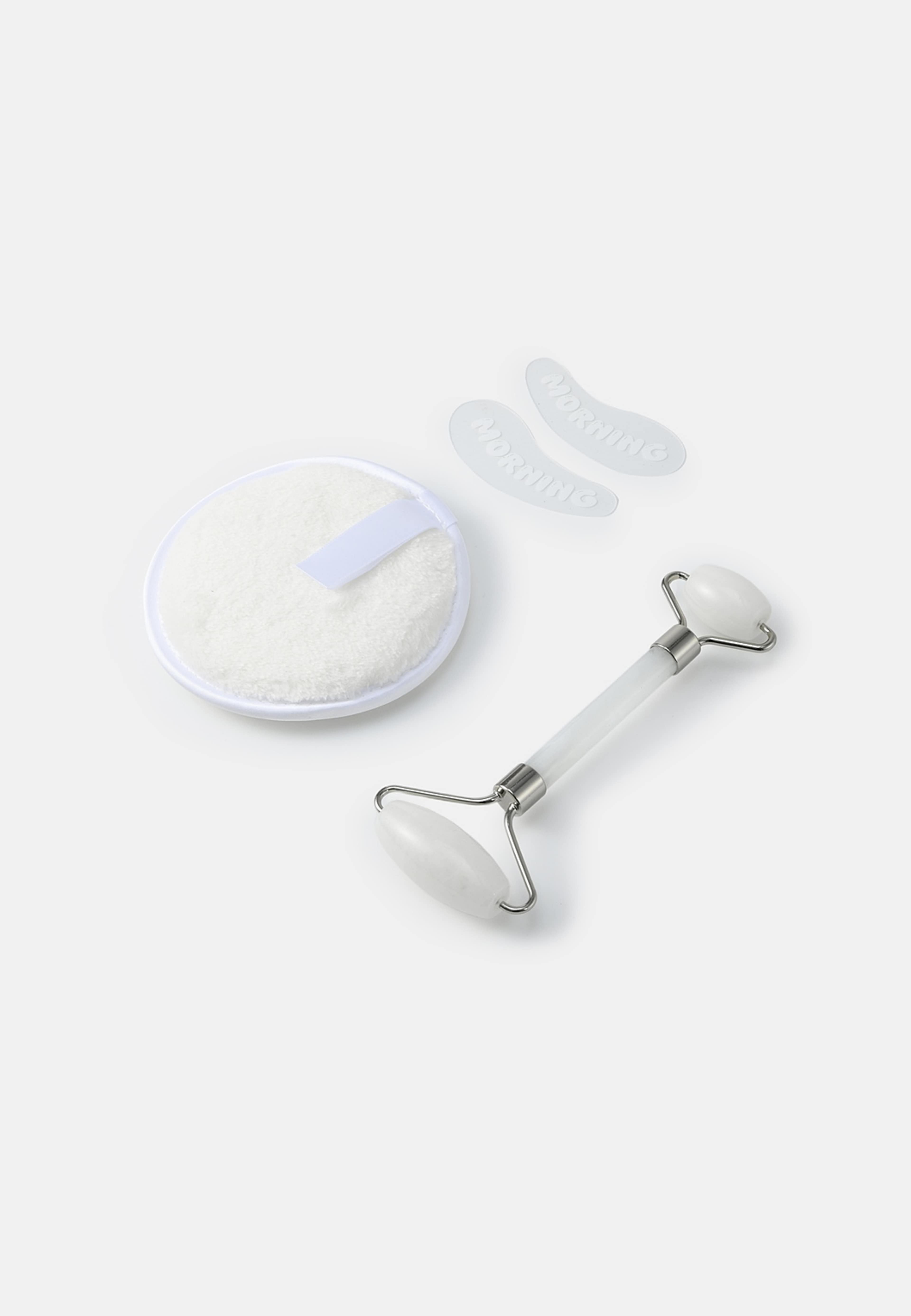 Wind Down Routine Set, från Å BEAUTY, i färgen White. Klicka för att öppna bilden i stort format