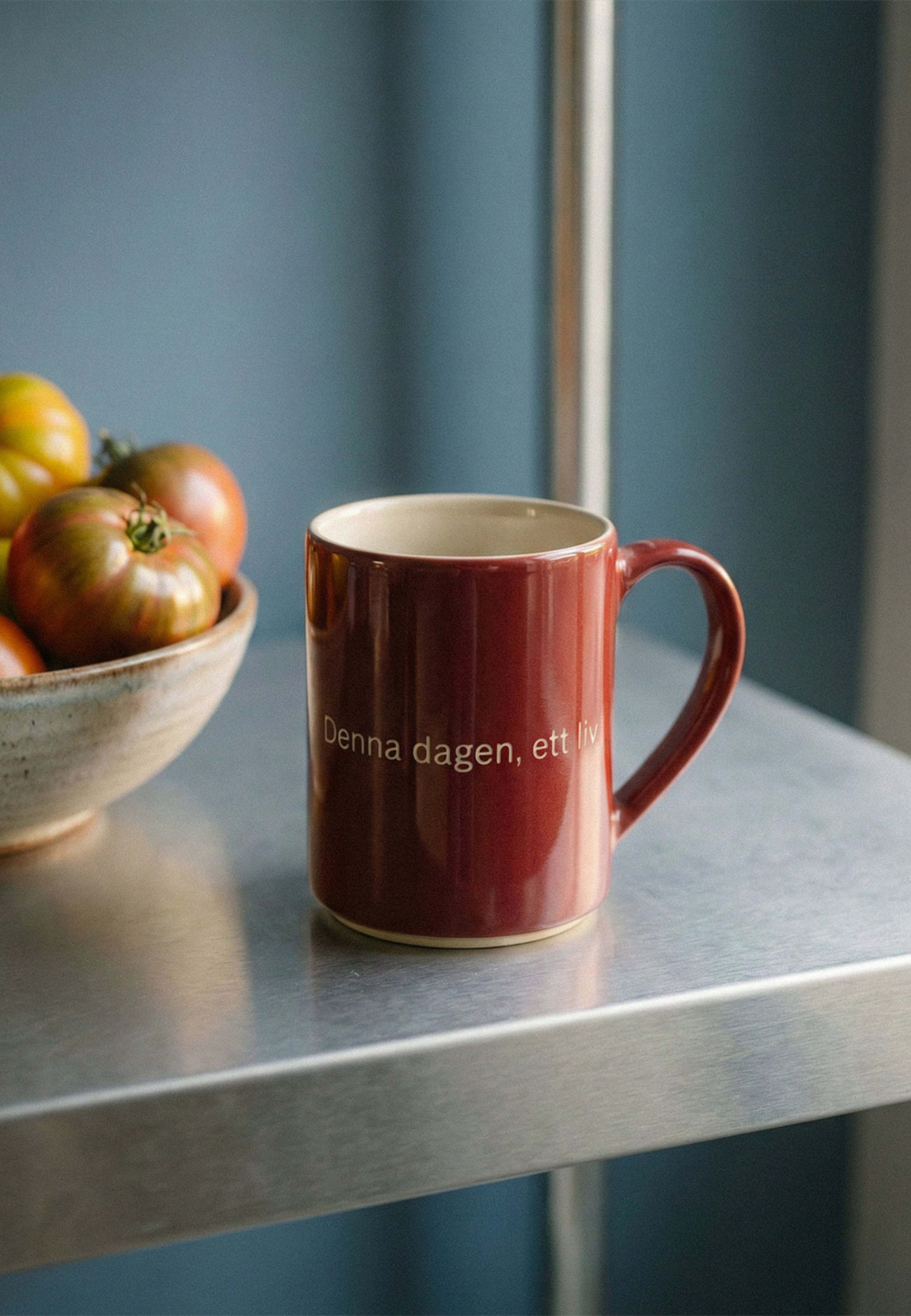 Astrid Lindgren Mugg, från Design House Stockholm, i färgen Red. Klicka för att öppna bilden i stort format