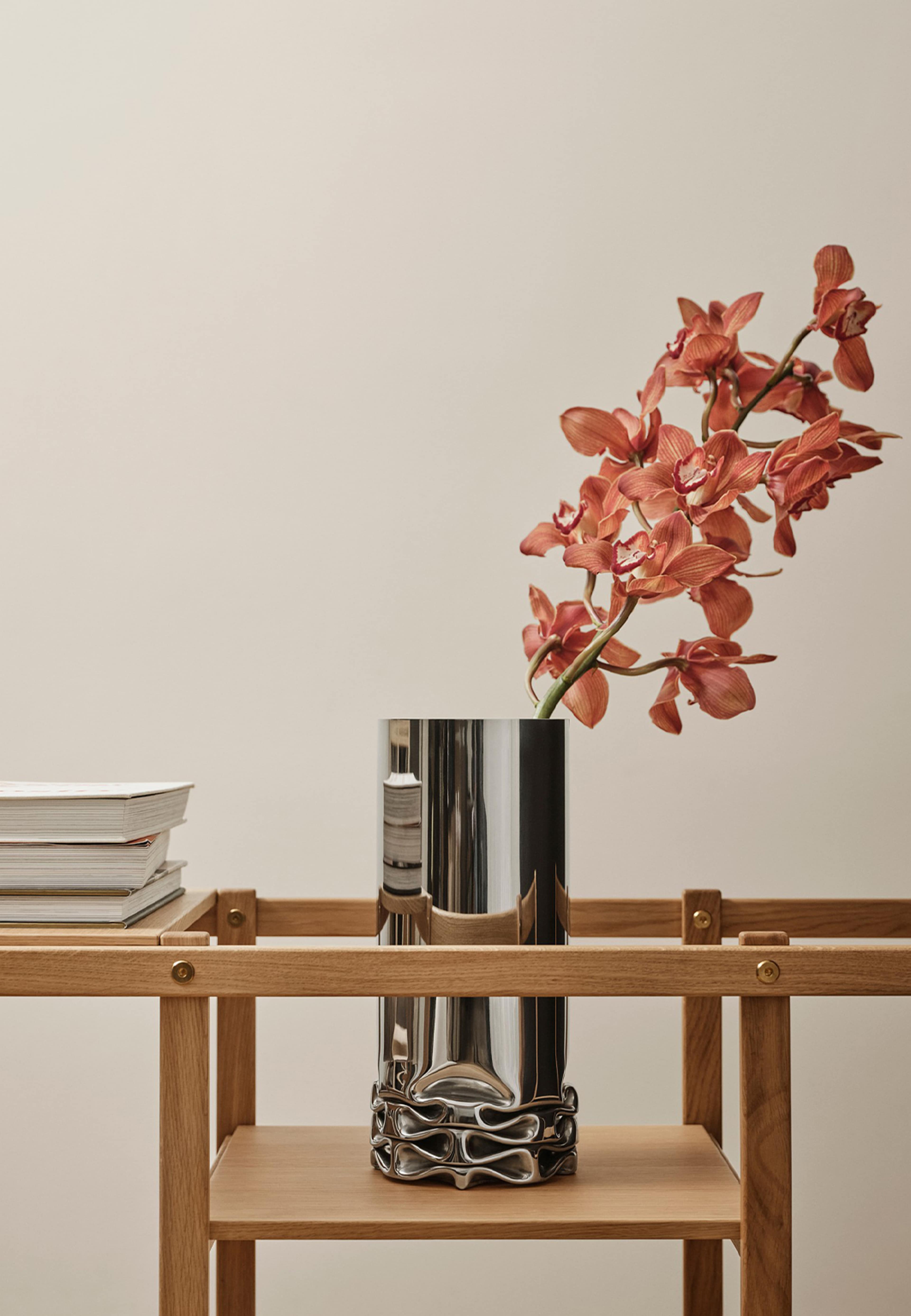 Hydraulic Vase XL, från Design House Stockholm, i färgen Stainless Steel. Klicka för att öppna bilden i stort format