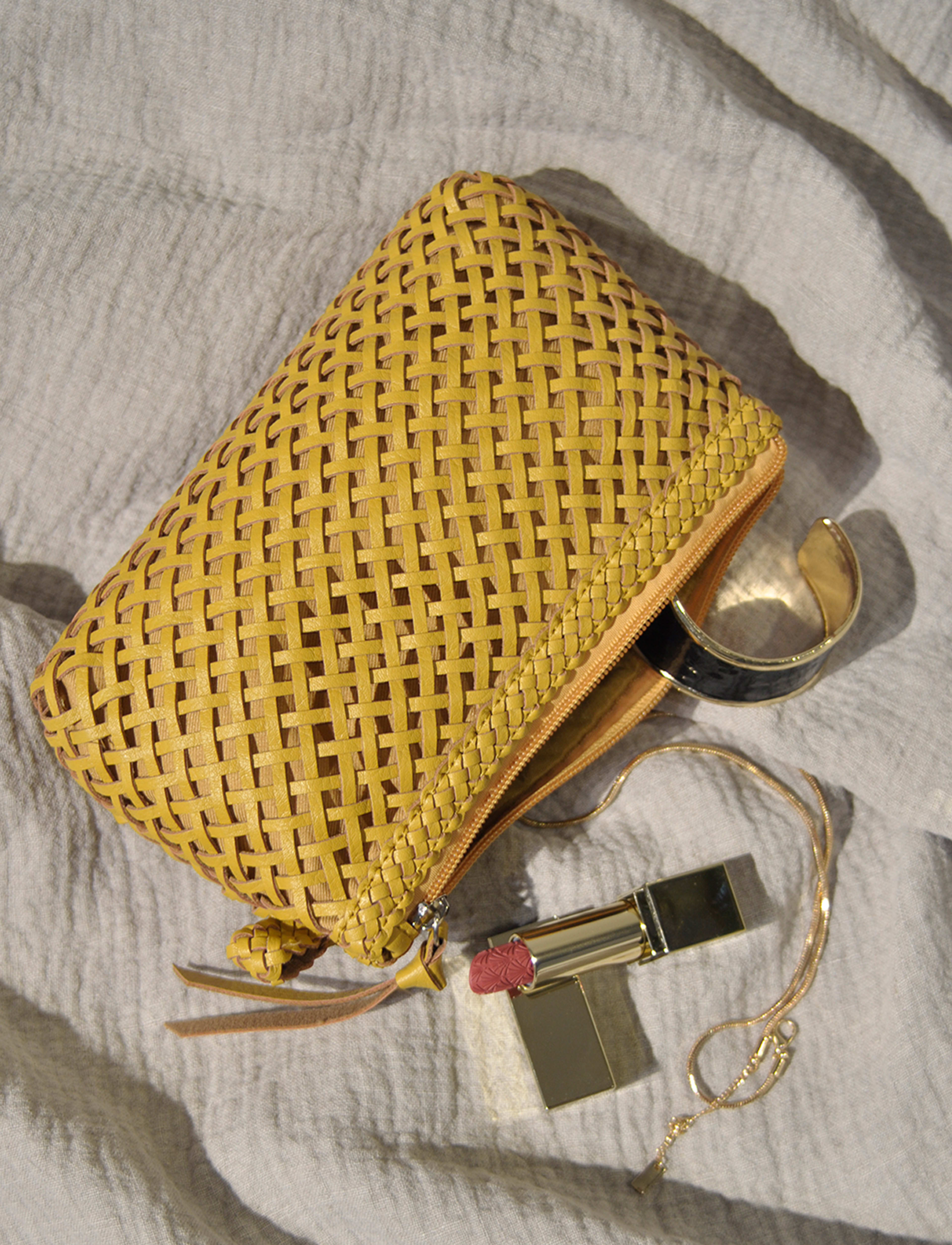 Cosmetic Bag Sweet Small Yellow, från Ceannis, i färgen Yellow. Klicka för att öppna bilden i stort format