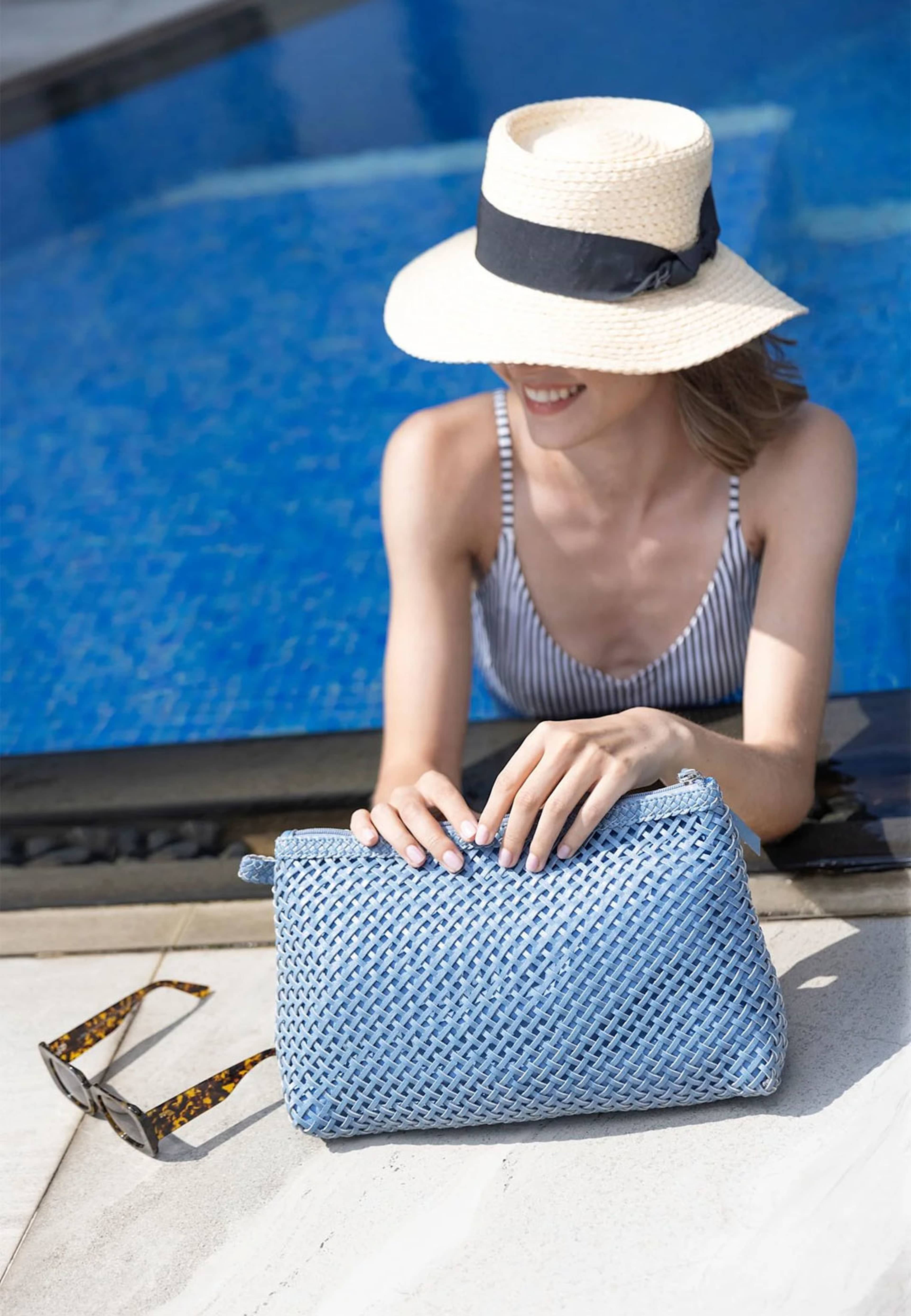 Cosmetic Bag Sweet Medium Sky Blue, från Ceannis, i färgen Sky Blue. Klicka för att öppna bilden i stort format