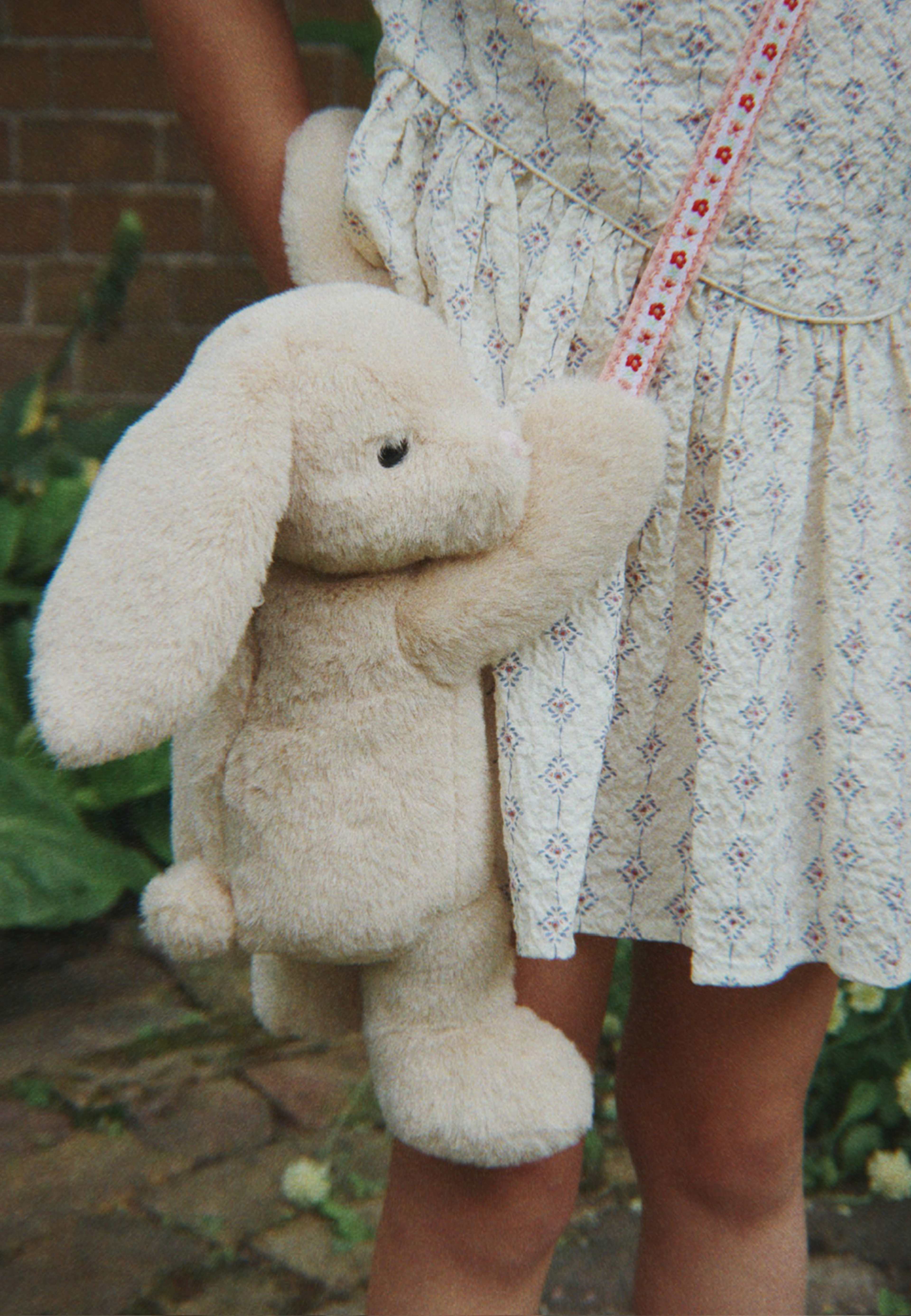 Teddy Bag, från Konges Sløjd, i färgen Bunny. Klicka för att öppna bilden i stort format