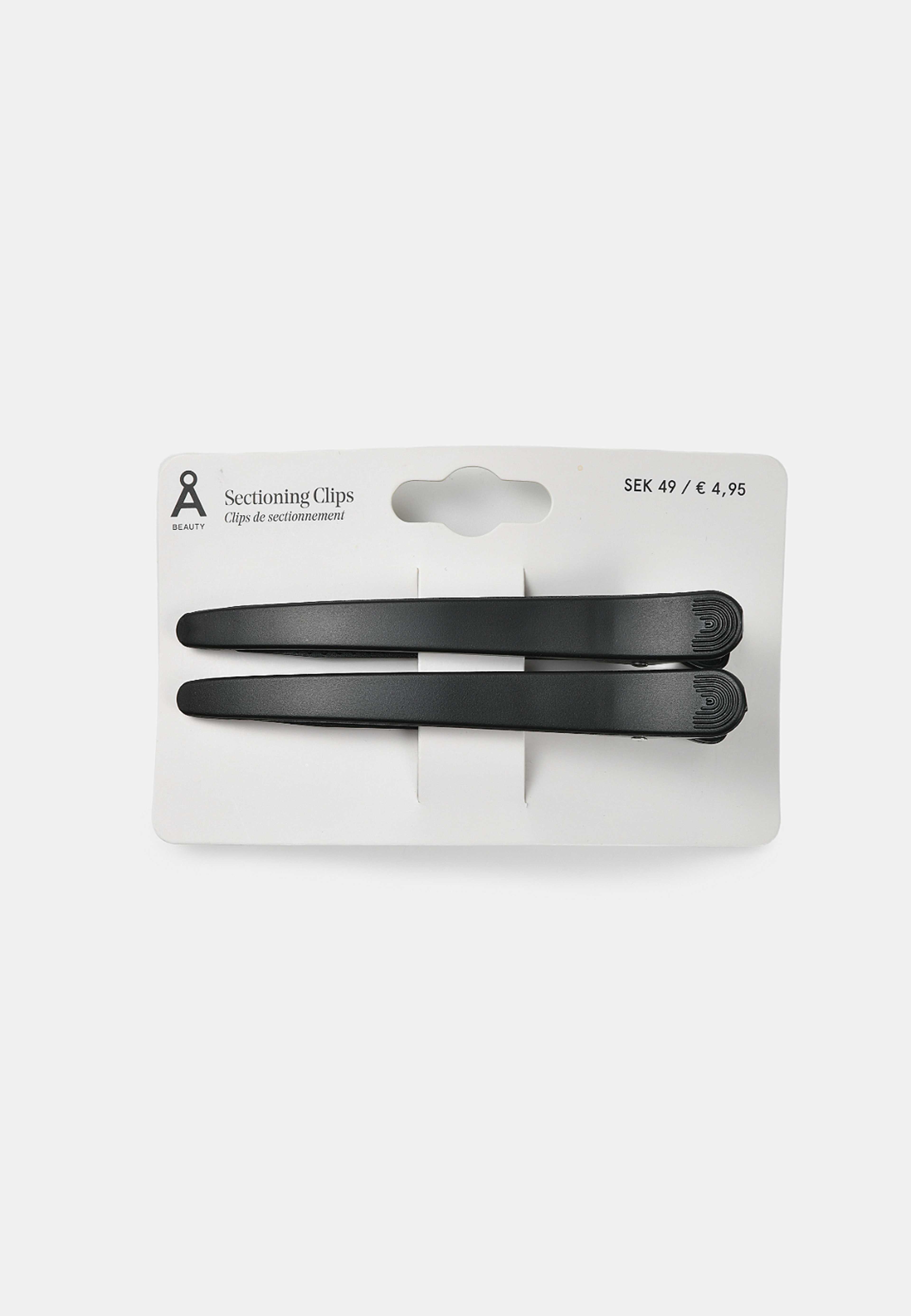 Sectioning Clips, 2-pack, från Å BEAUTY, i färgen Black. Klicka för att öppna bilden i stort format