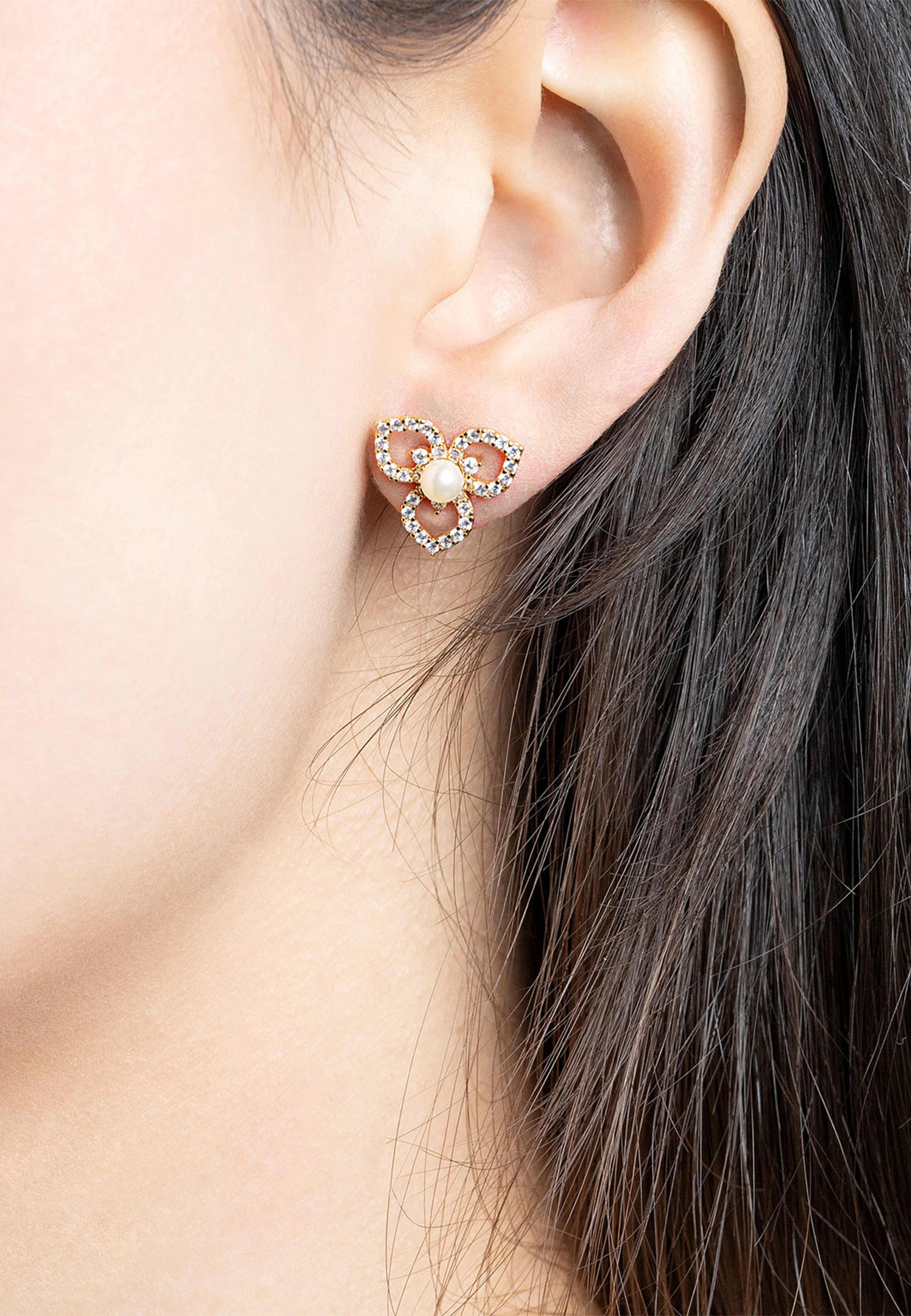 Elise Earrings, från Lily and Rose, i färgen Ivory Pearl. Klicka för att öppna bilden i stort format