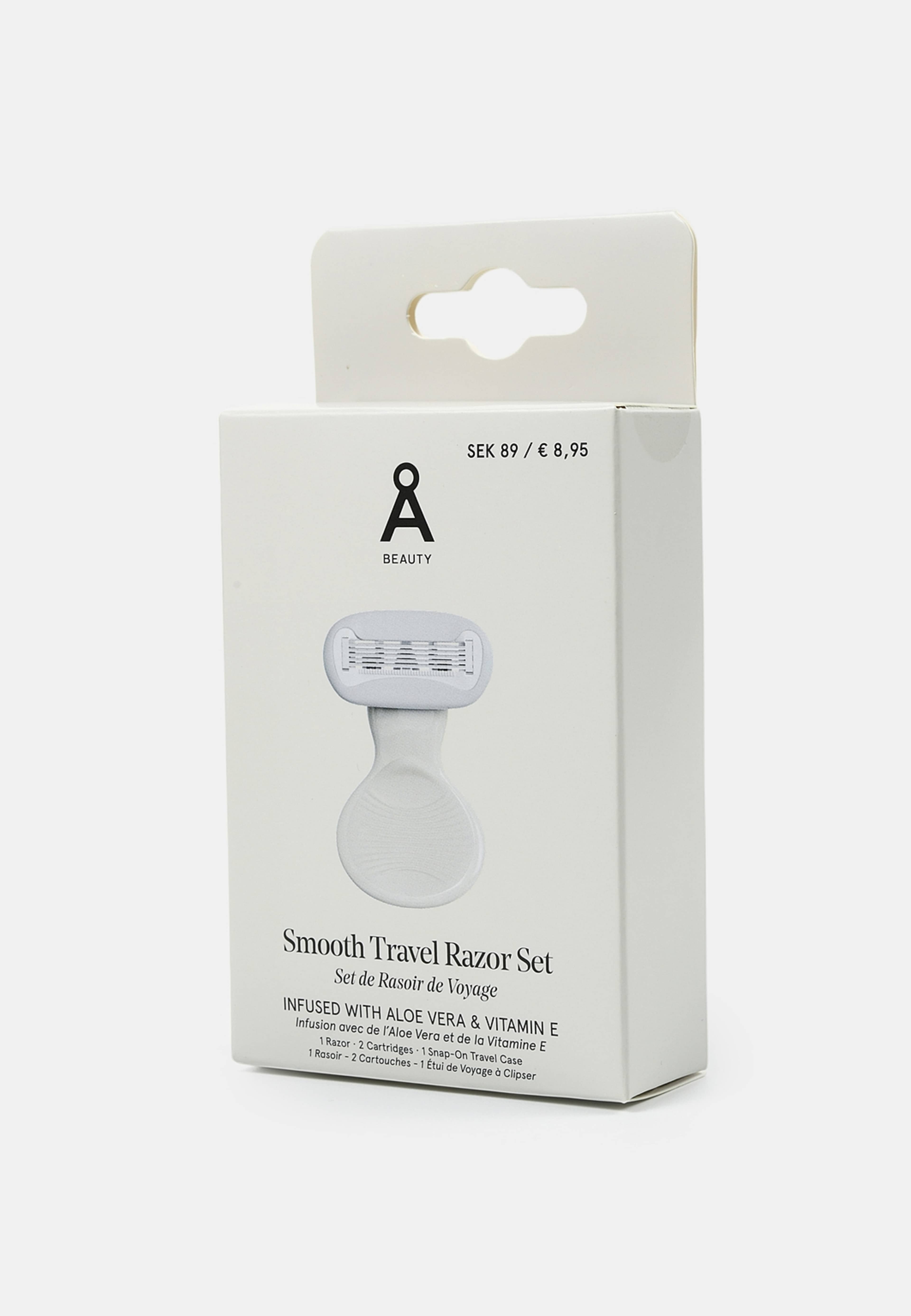 Smooth Travel Razor Set, från Å BEAUTY, i färgen Lt Beige. Klicka för att öppna bilden i stort format