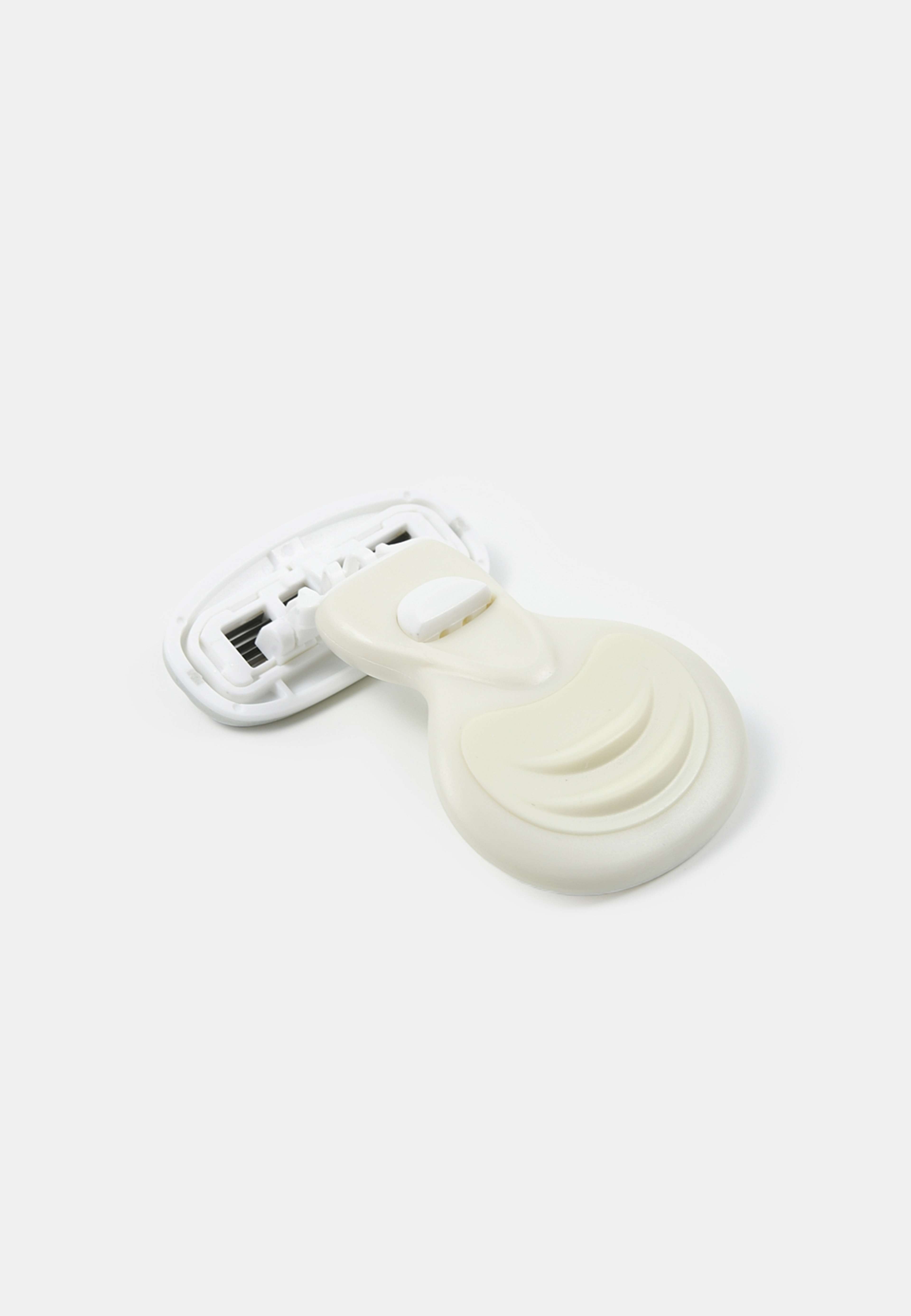 Smooth Travel Razor Set, från Å BEAUTY, i färgen Lt Beige. Klicka för att öppna bilden i stort format