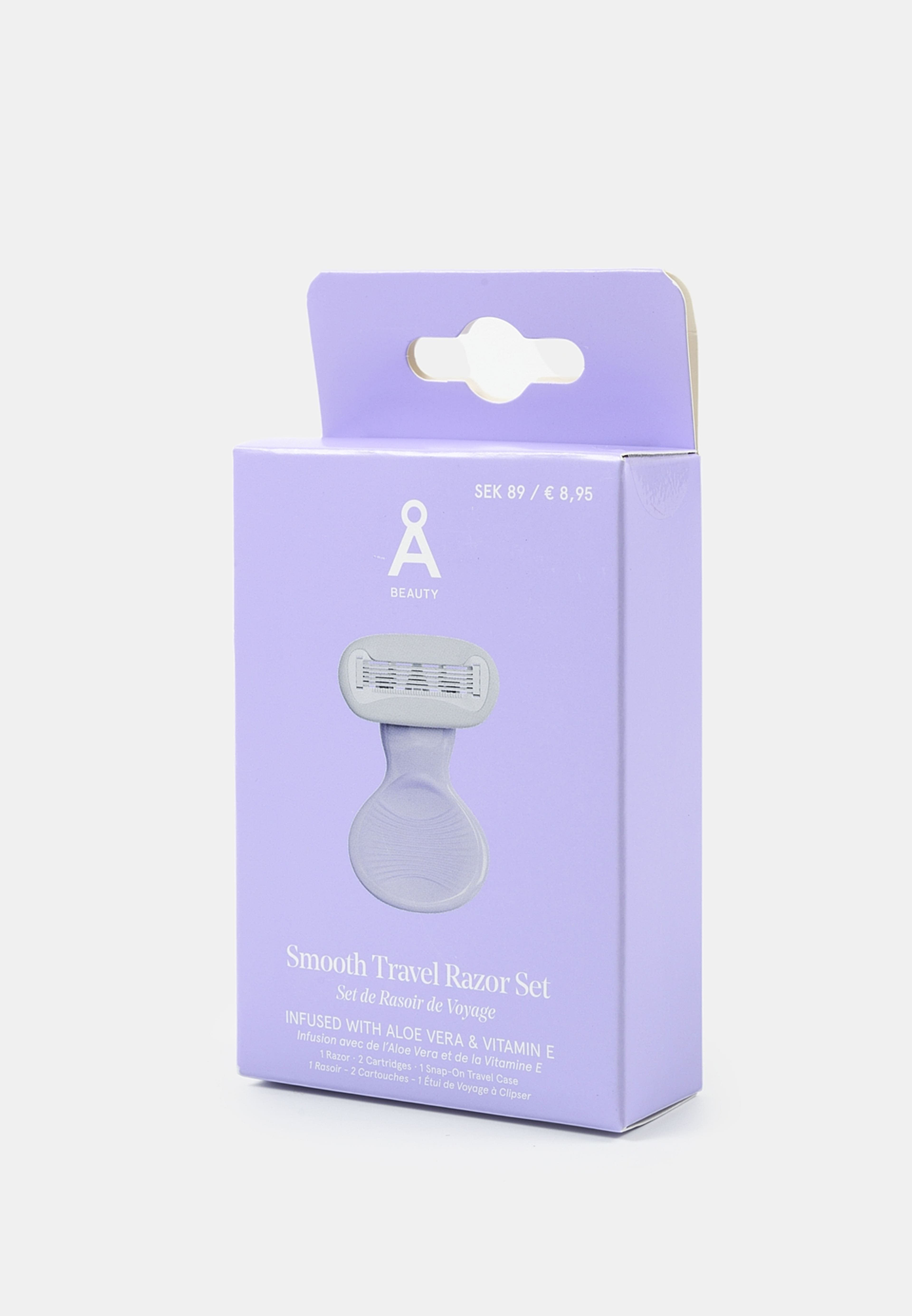 Smooth Travel Razor Set, från Å BEAUTY, i färgen Lt Purple. Klicka för att öppna bilden i stort format