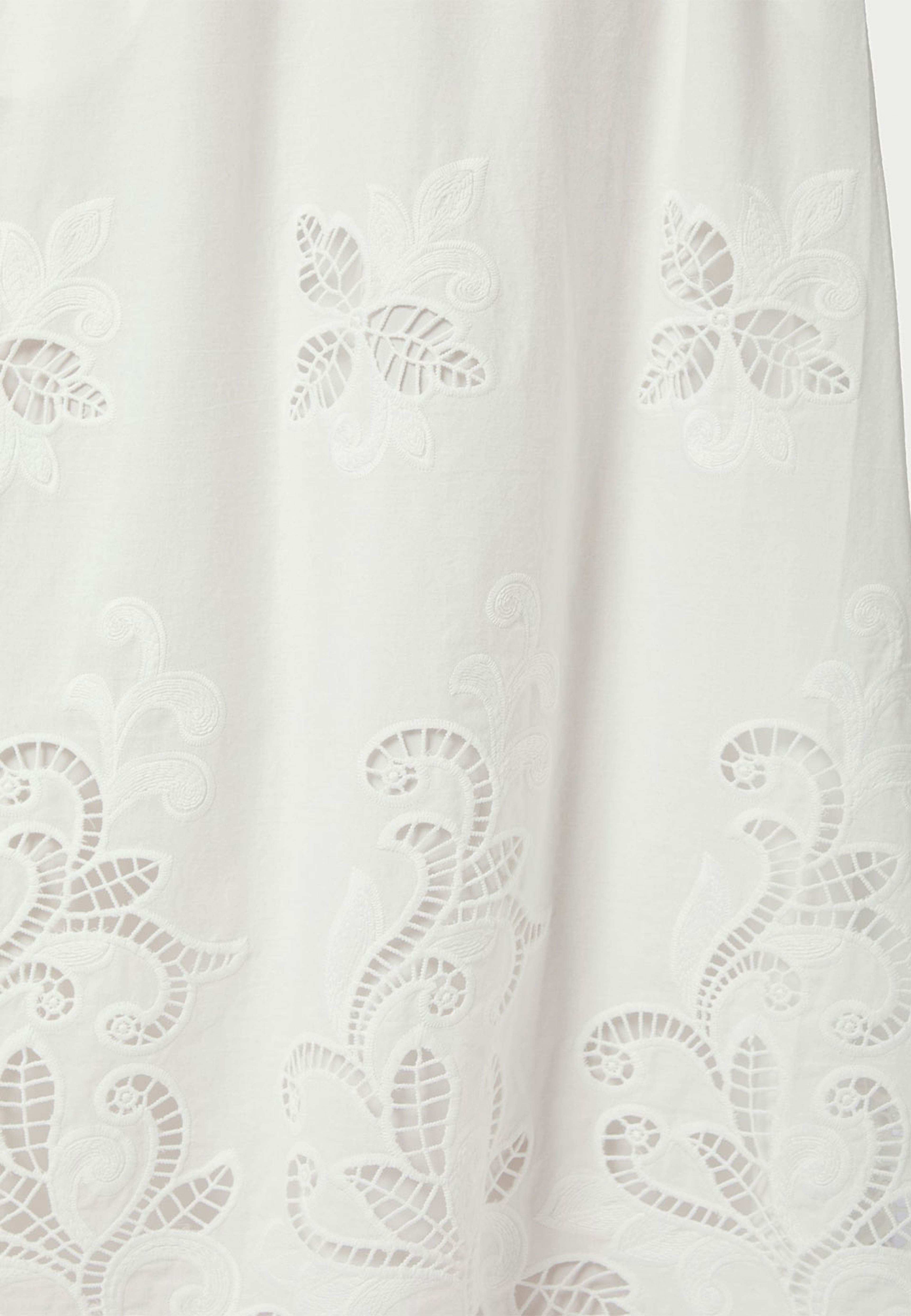 Yara Long Emb Skirt, från Neo Noir, i färgen White. Klicka för att öppna bilden i stort format