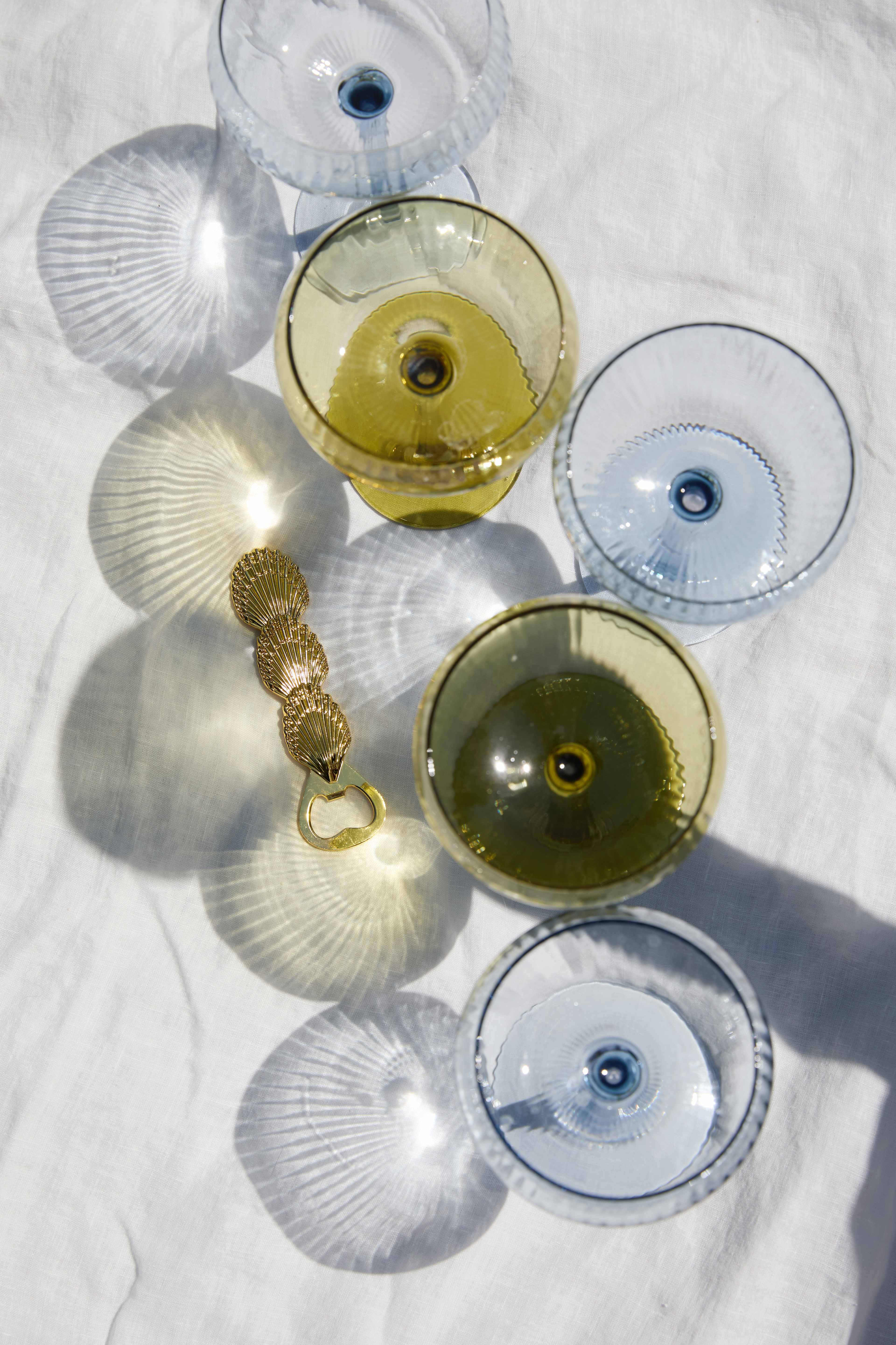 Kapsylöppnare Snäckor The Theo, från Here's How. Klicka för att öppna bilden i stort format