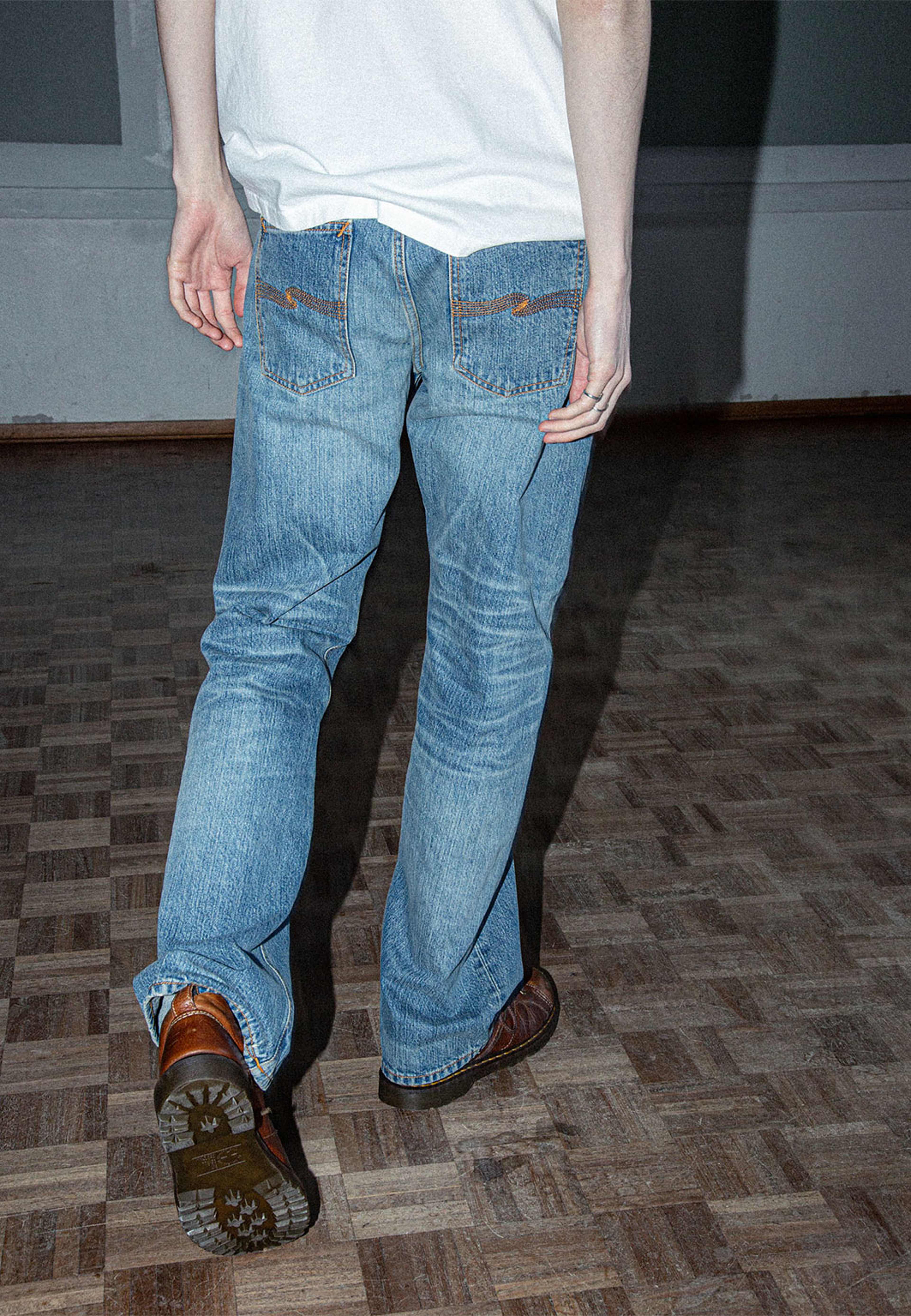 Regular Alf Silver Tracks, från Nudie Jeans, i färgen Silver Tracks. Klicka för att öppna bilden i stort format