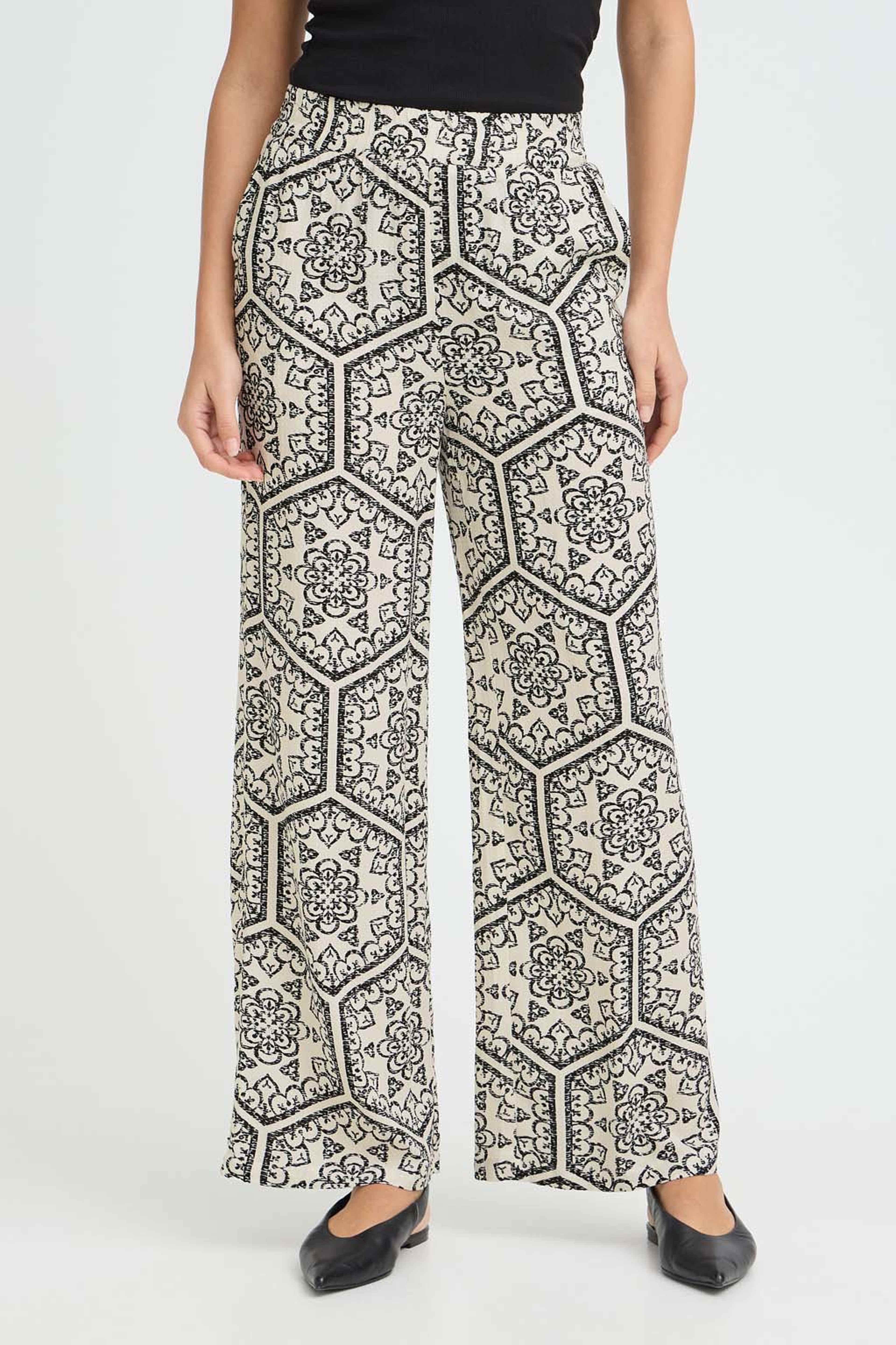 FROLINE PA 1, från Fransa, i färgen Black Boho Art. Klicka för att öppna bilden i stort format