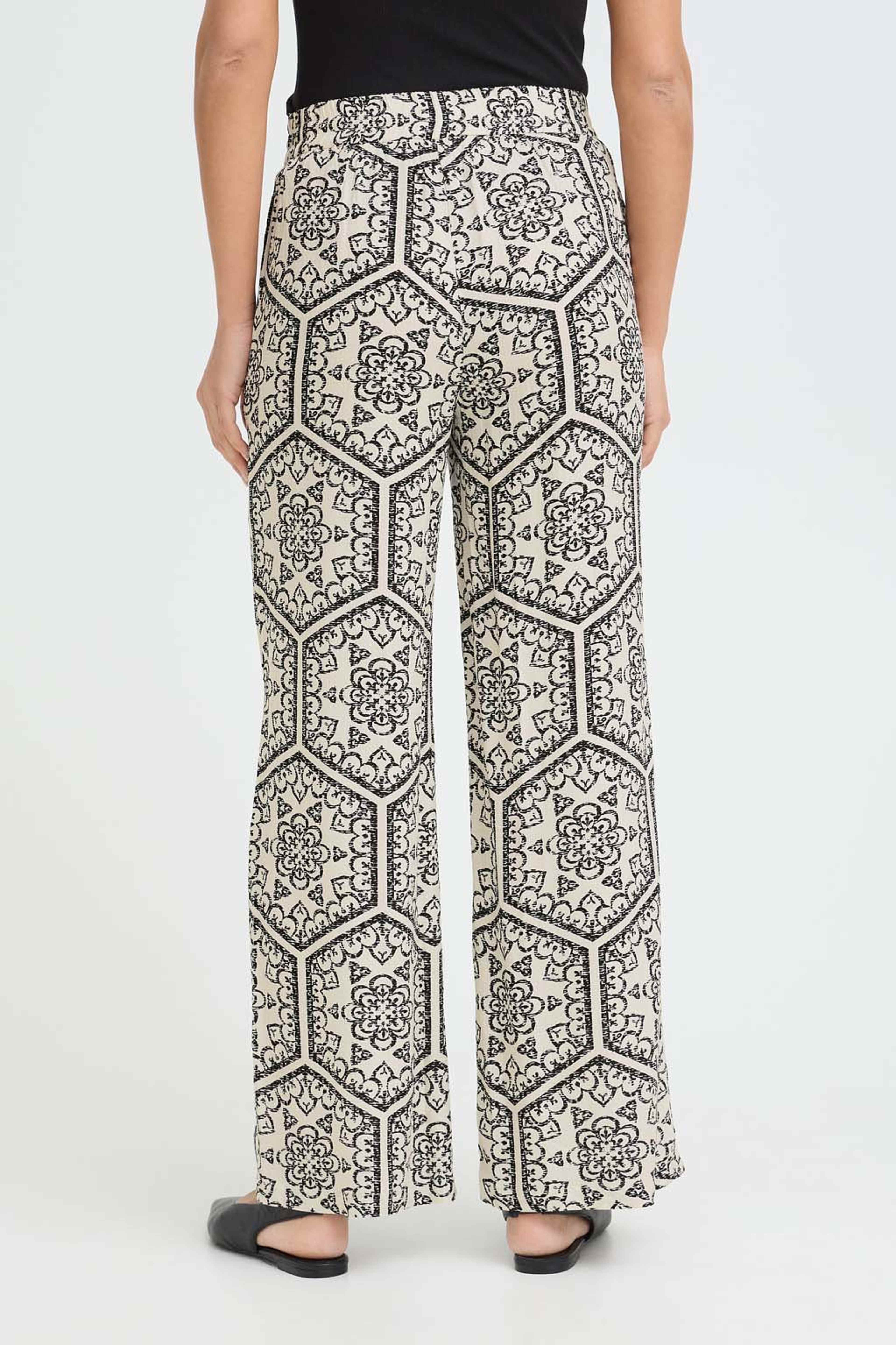 FROLINE PA 1, från Fransa, i färgen Black Boho Art. Klicka för att öppna bilden i stort format