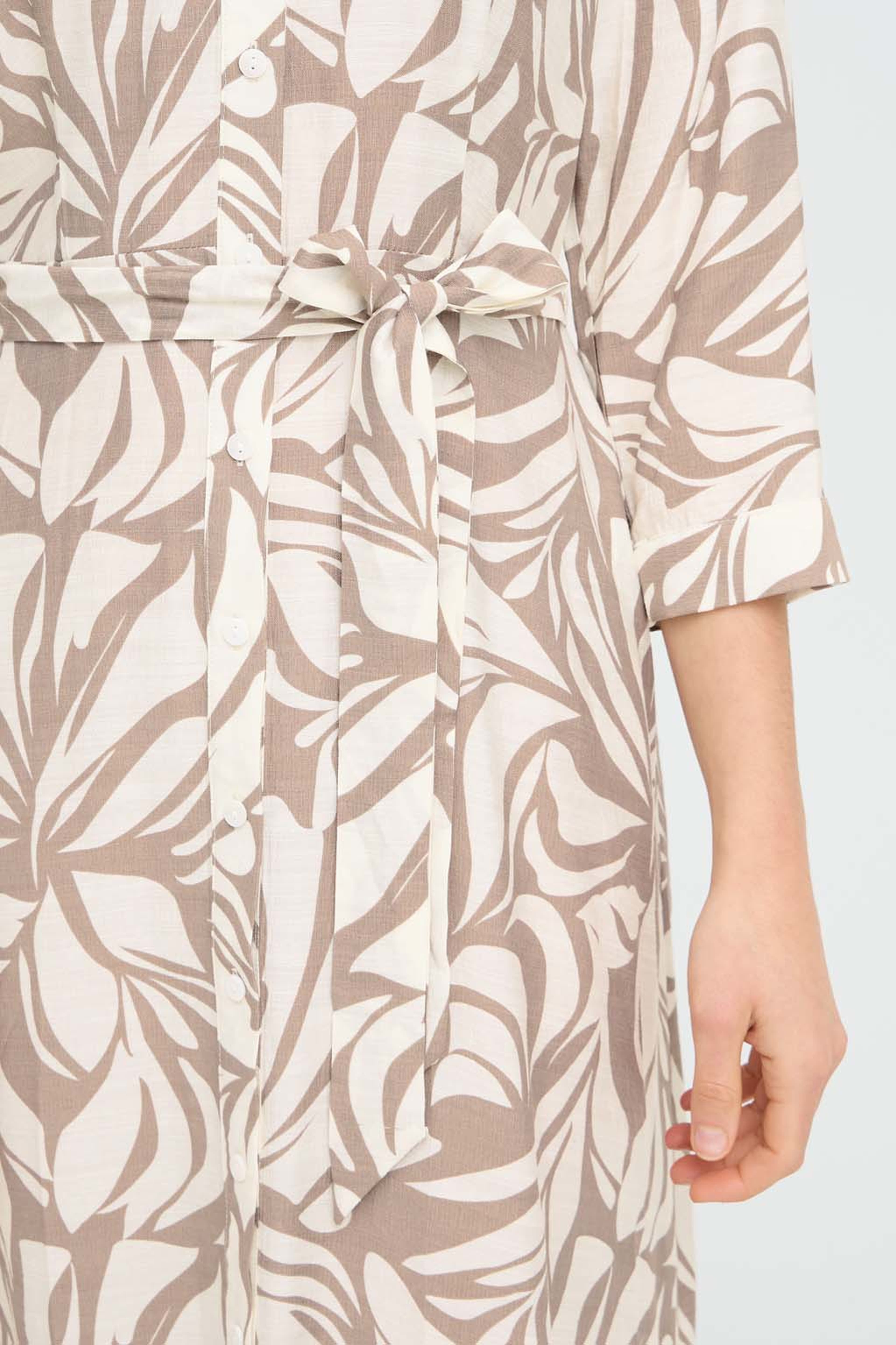 FRARIANA DR 20, från Fransa, i färgen Floral Reverie M. Trail. Klicka för att öppna bilden i stort format