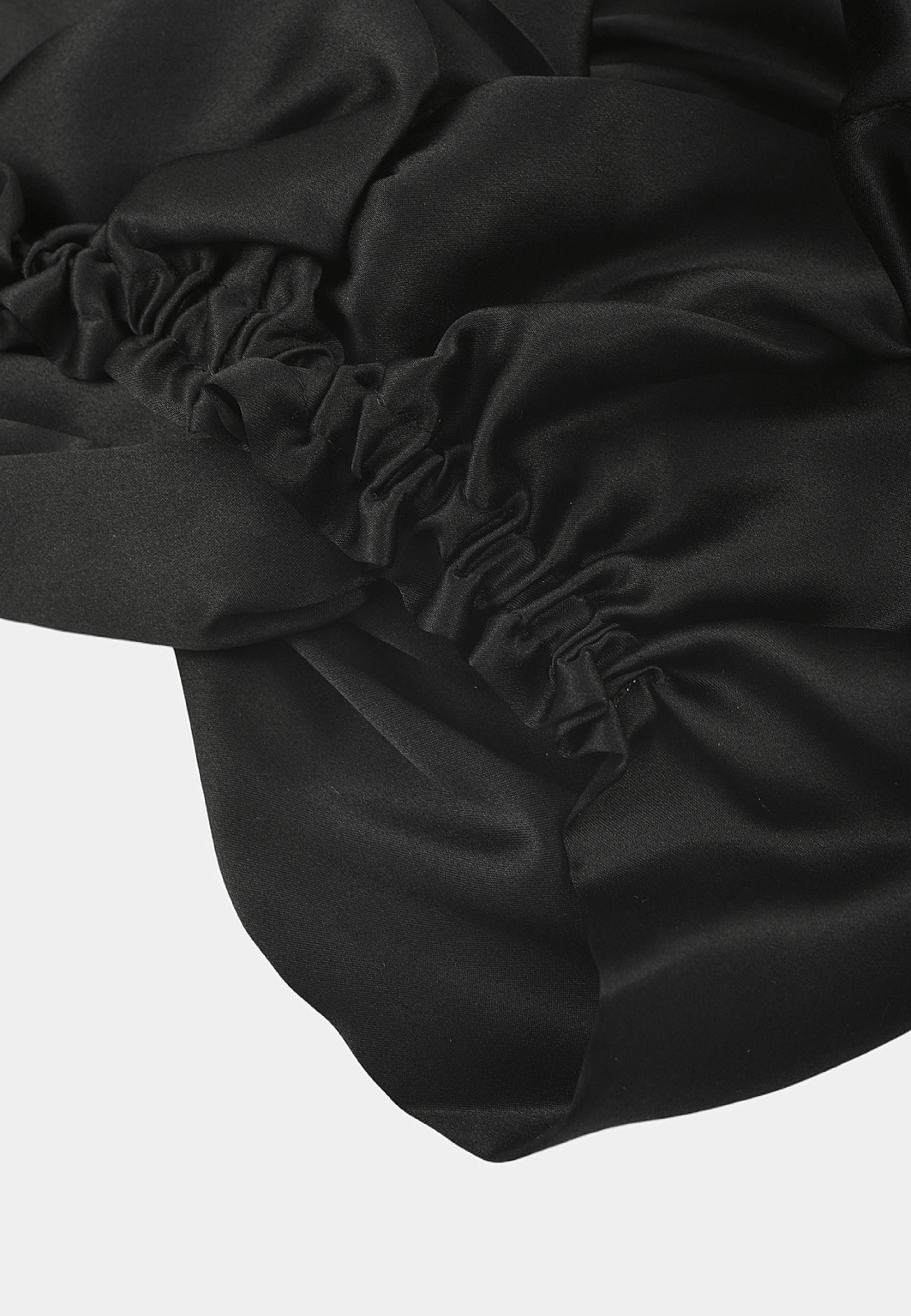 Silk Bonnet, från Å BEAUTY, i färgen Black. Klicka för att öppna bilden i stort format