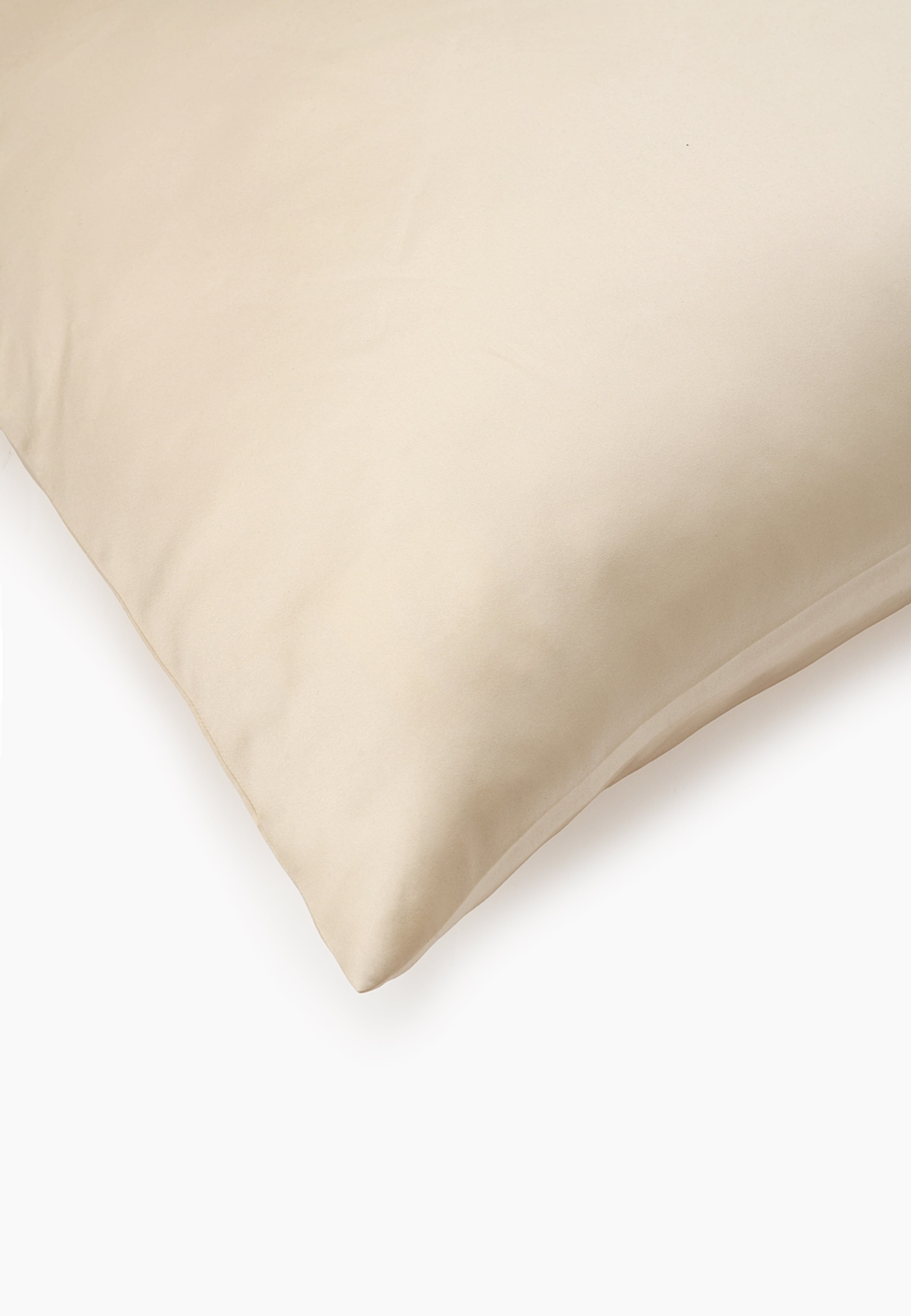 Silk Pillowcase, från Å BEAUTY, i färgen Champagne. Klicka för att öppna bilden i stort format