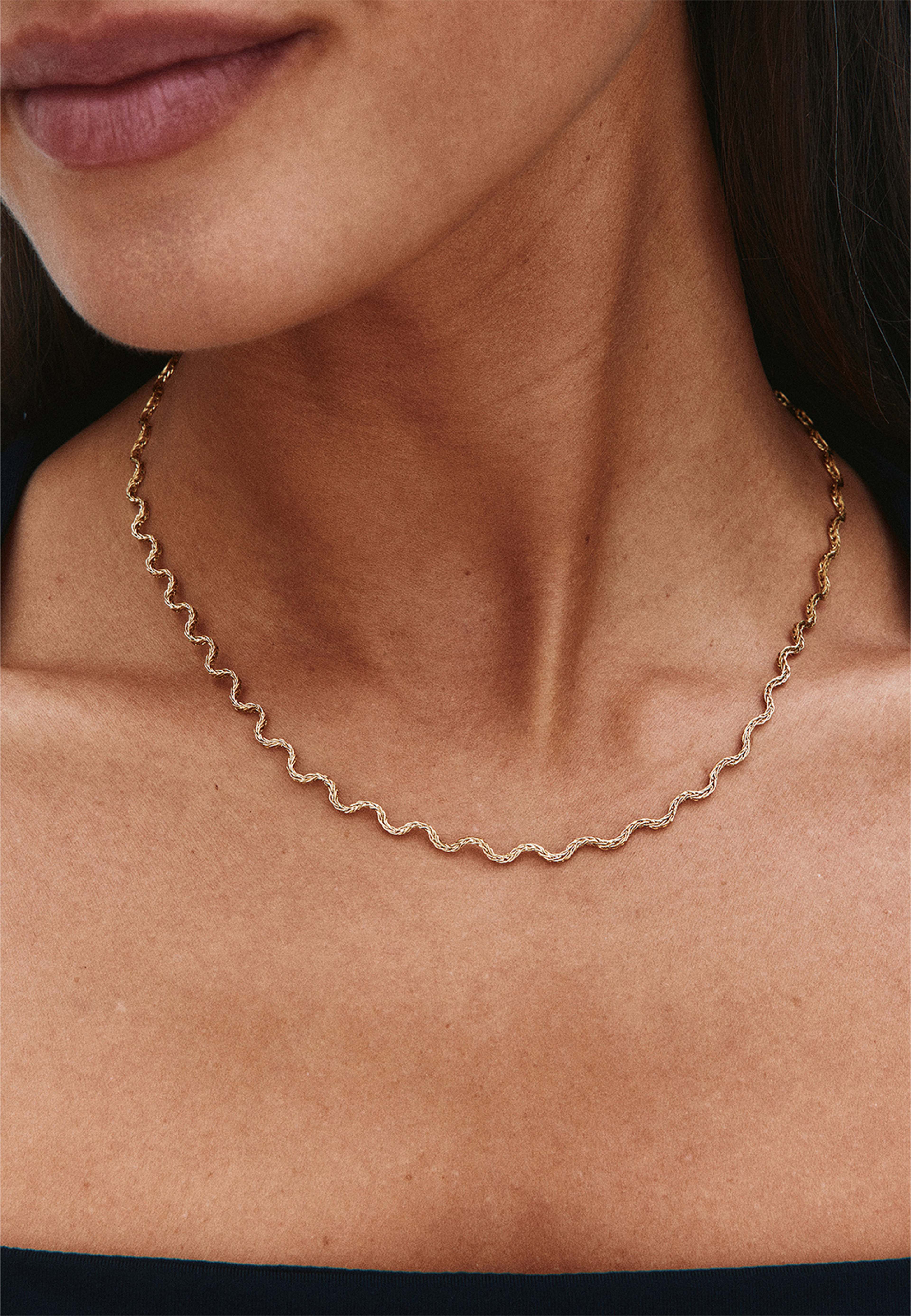 Mini Spiral Necklace Gold, från Edblad, i färgen Gold. Klicka för att öppna bilden i stort format