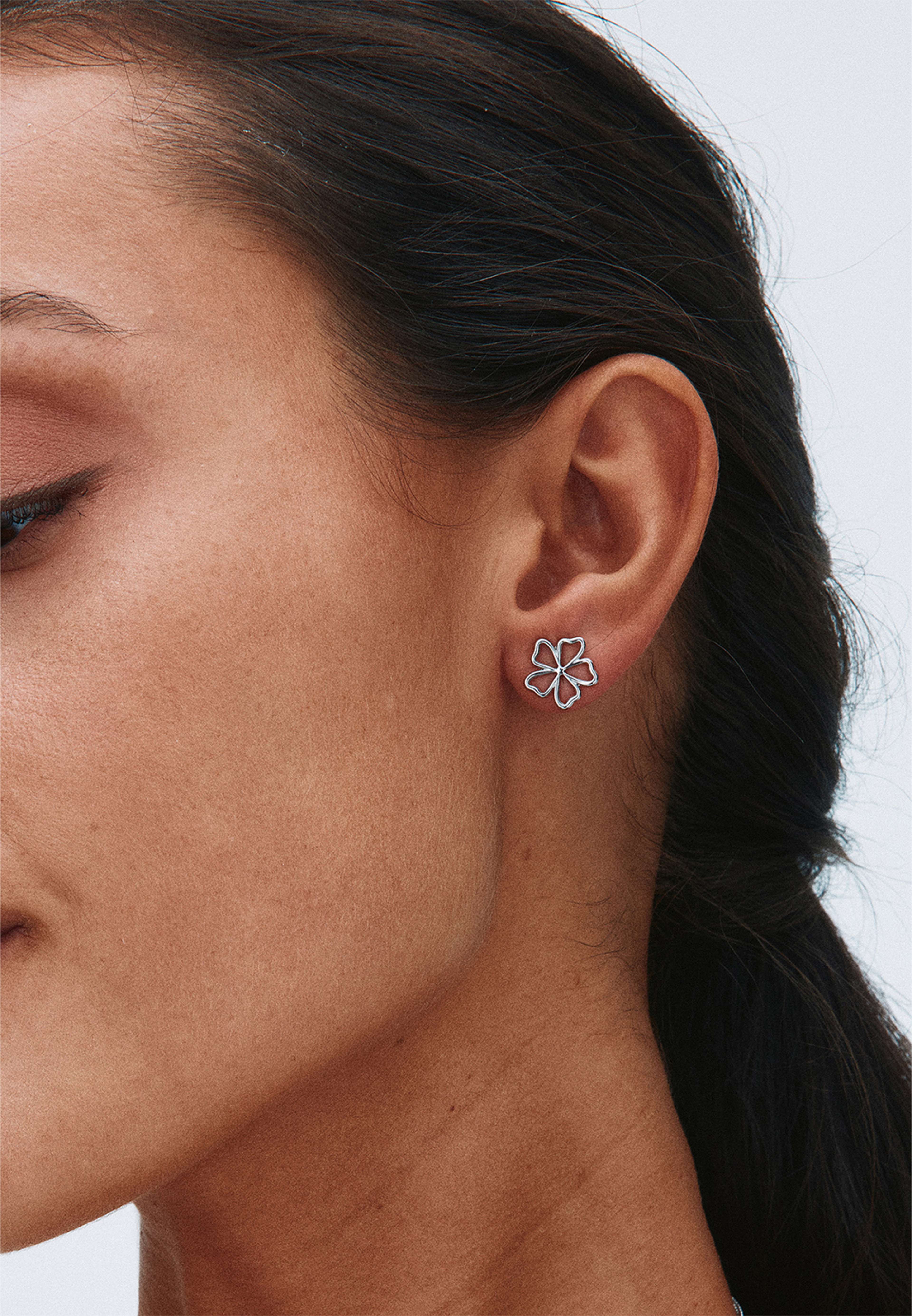 Alba Studs S Silver, från Edblad, i färgen Silver. Klicka för att öppna bilden i stort format