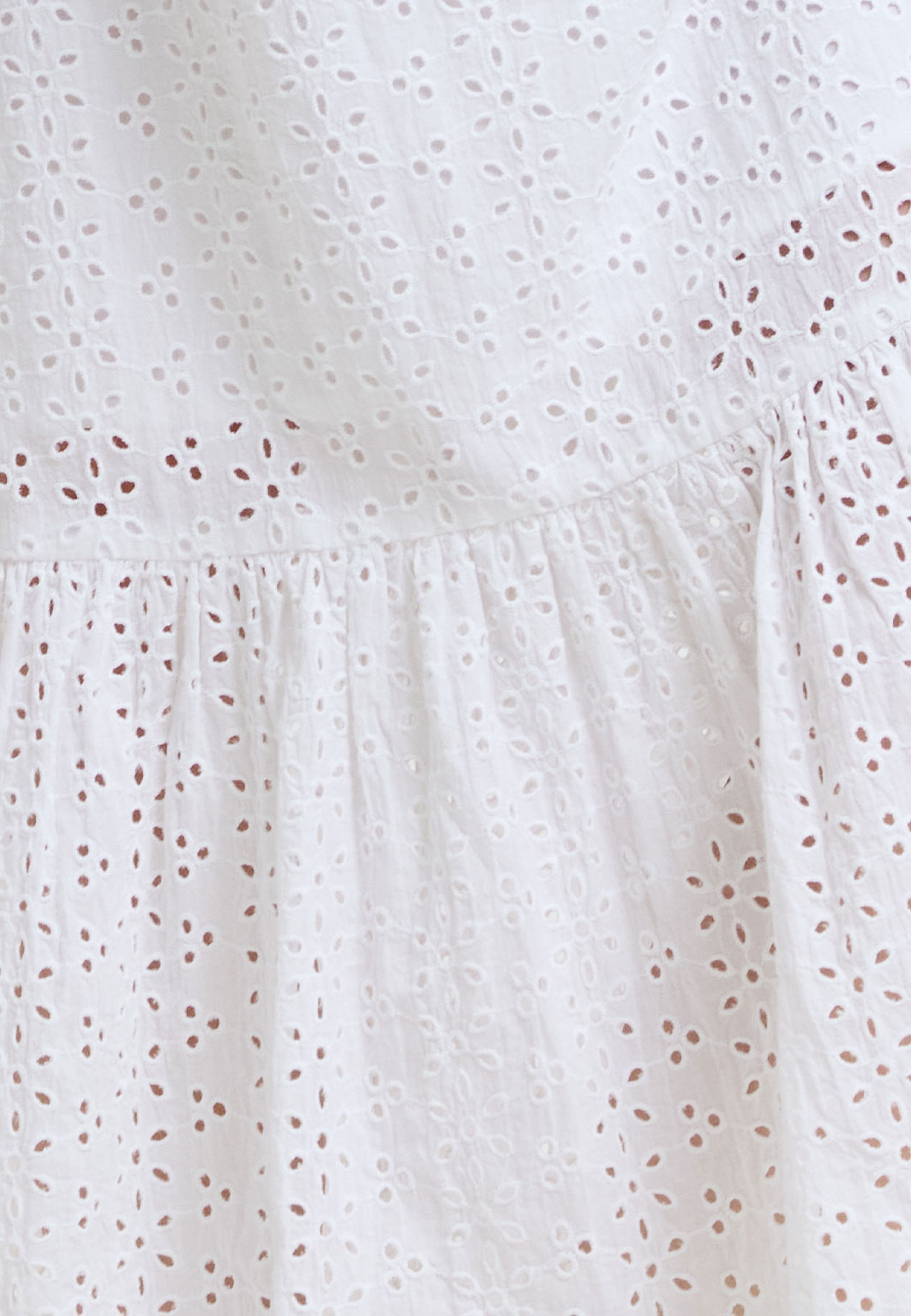 Bonnie Trisha Broderie Maxi Dress, från French Connection, i färgen Linen White. Klicka för att öppna bilden i stort format
